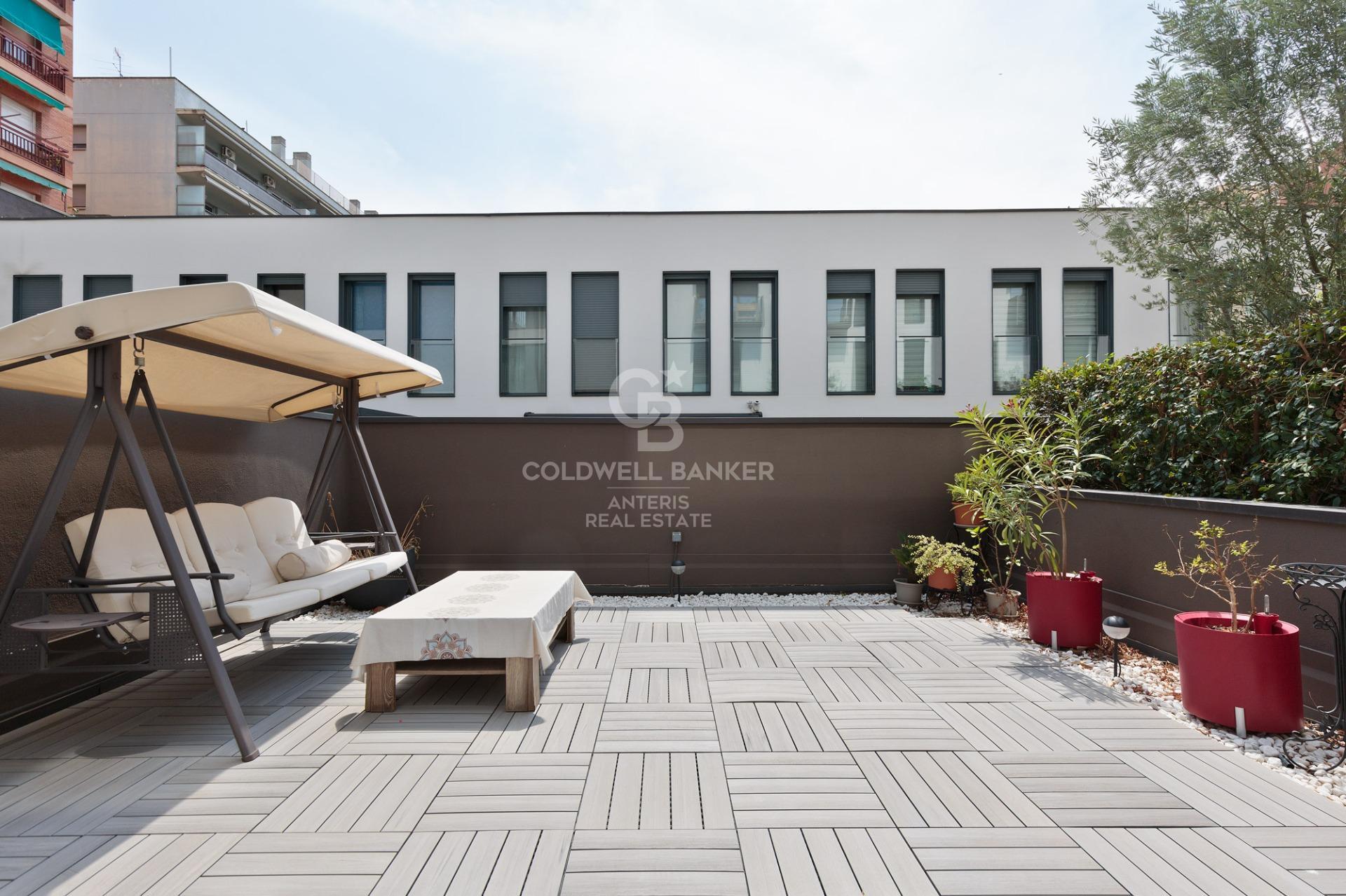 Dupleks z tarasem i basenem