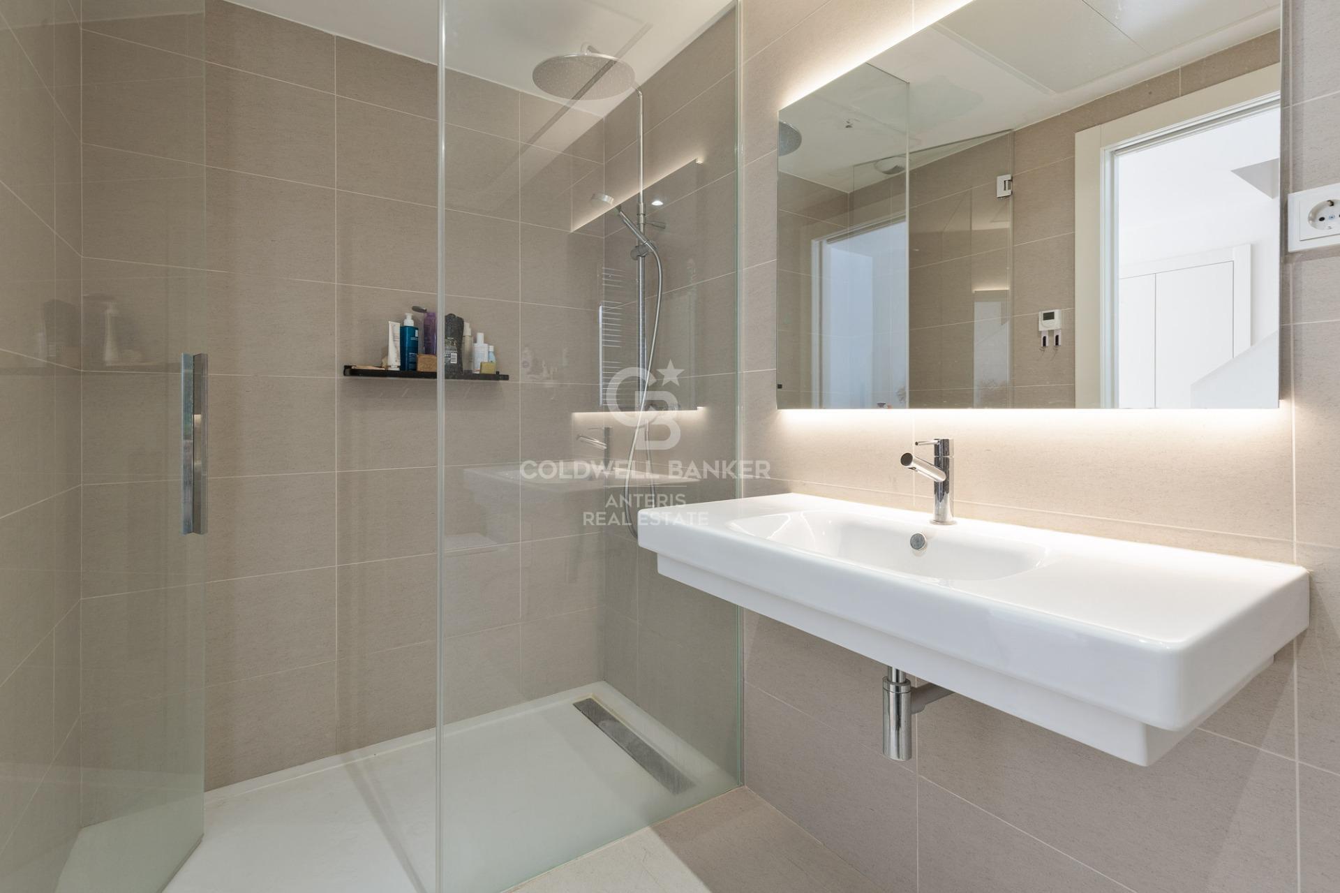 Dupleks z tarasem i basenem