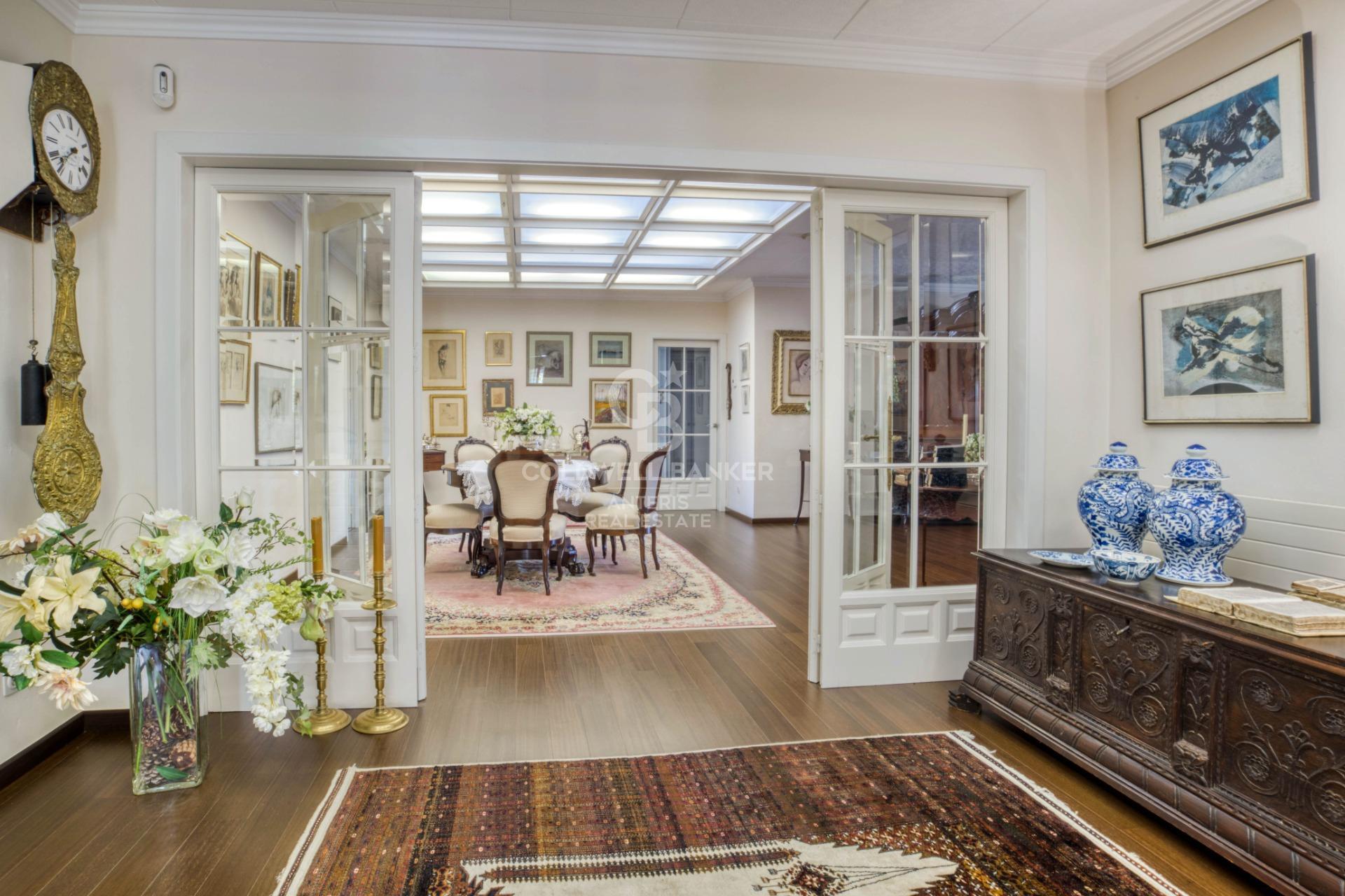 One-story villa with 6 bedrooms