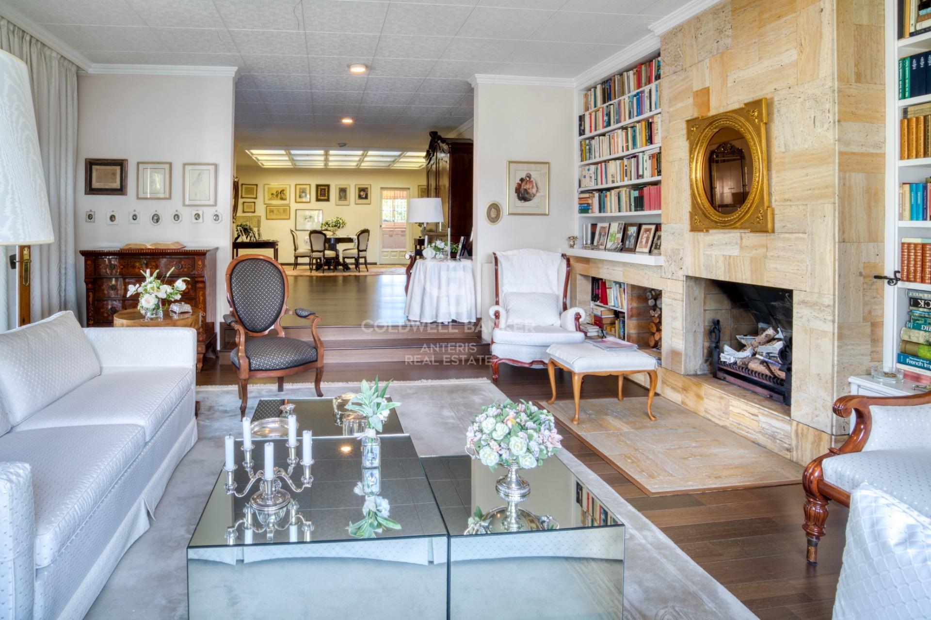 One-story villa with 6 bedrooms