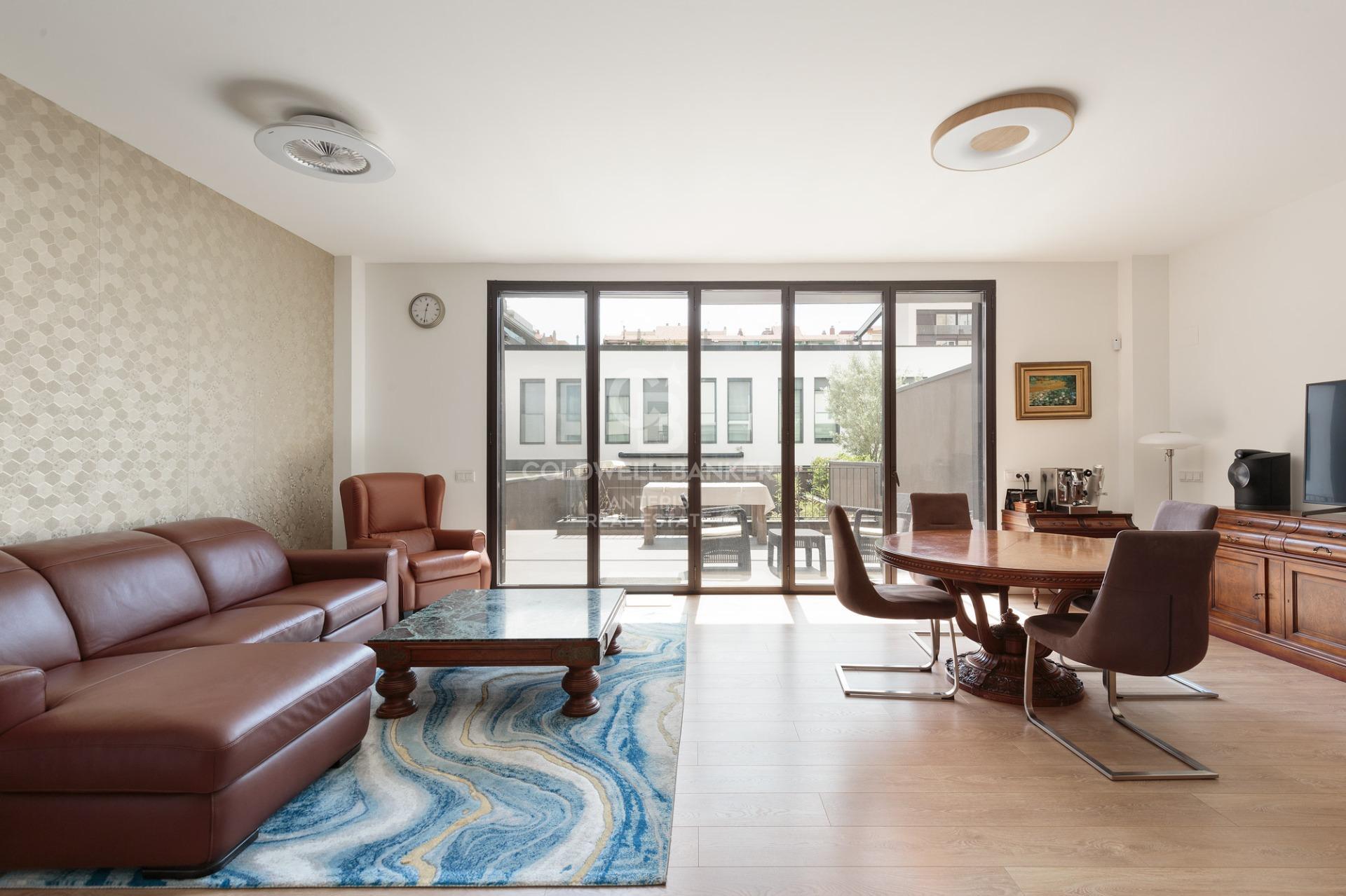 Dupleks z tarasem i basenem