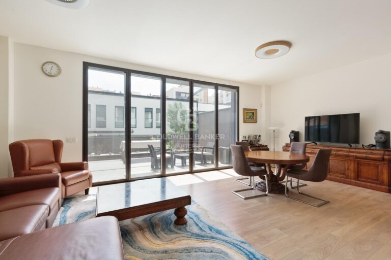 Dúplex con gran terraza y piscina en azotea