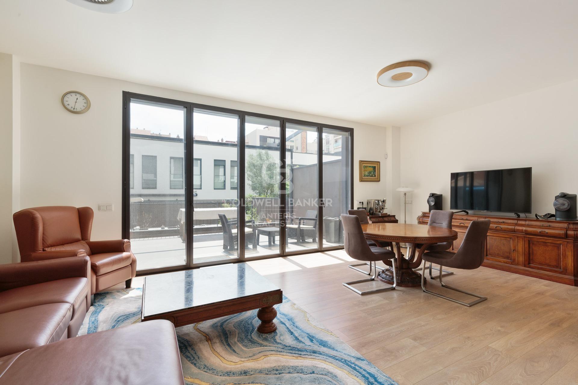 Dupleks z tarasem i basenem