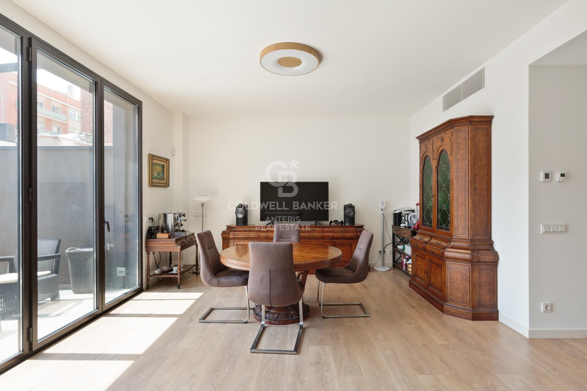 Dupleks z tarasem i basenem