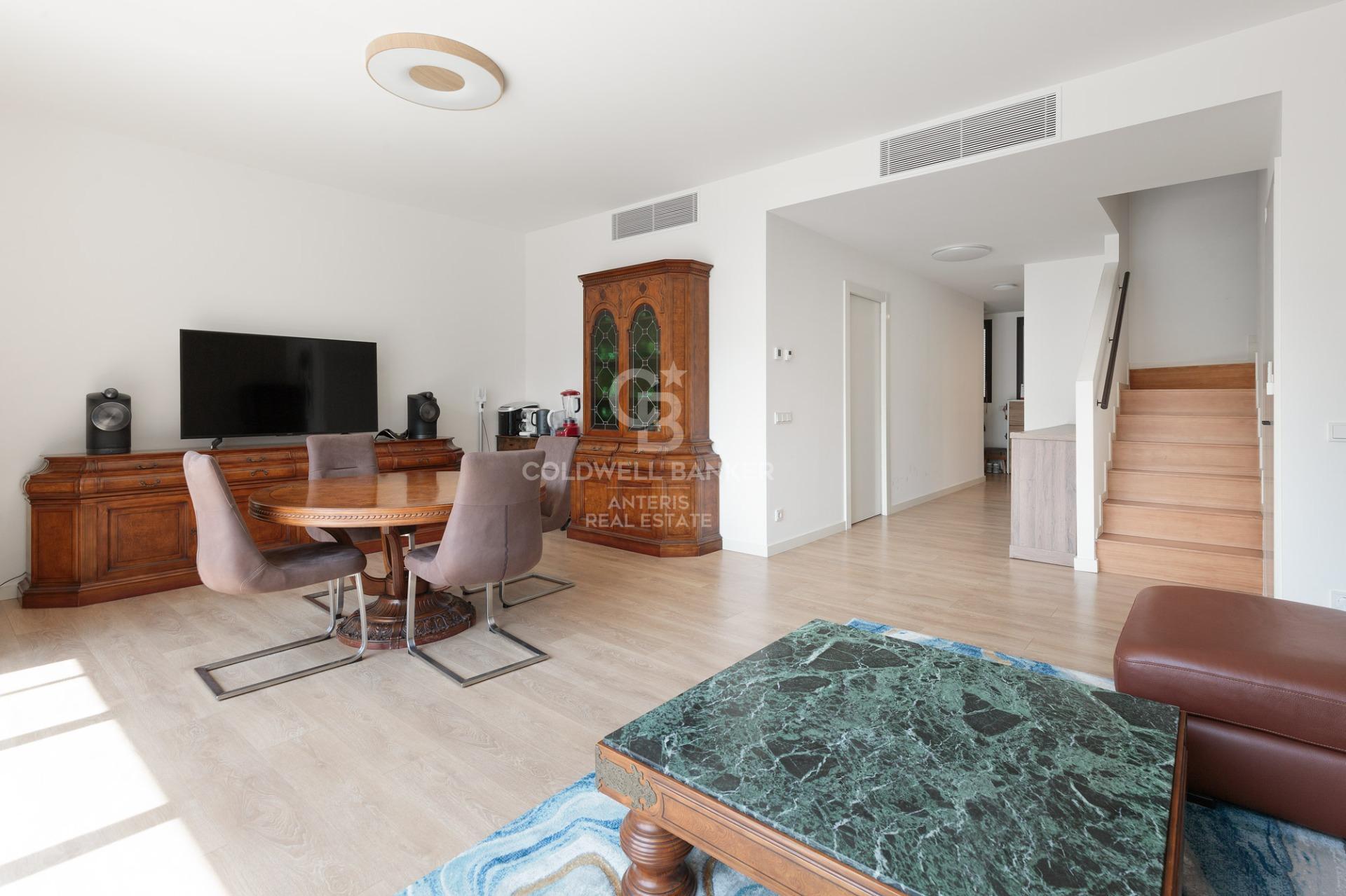 Dupleks z tarasem i basenem