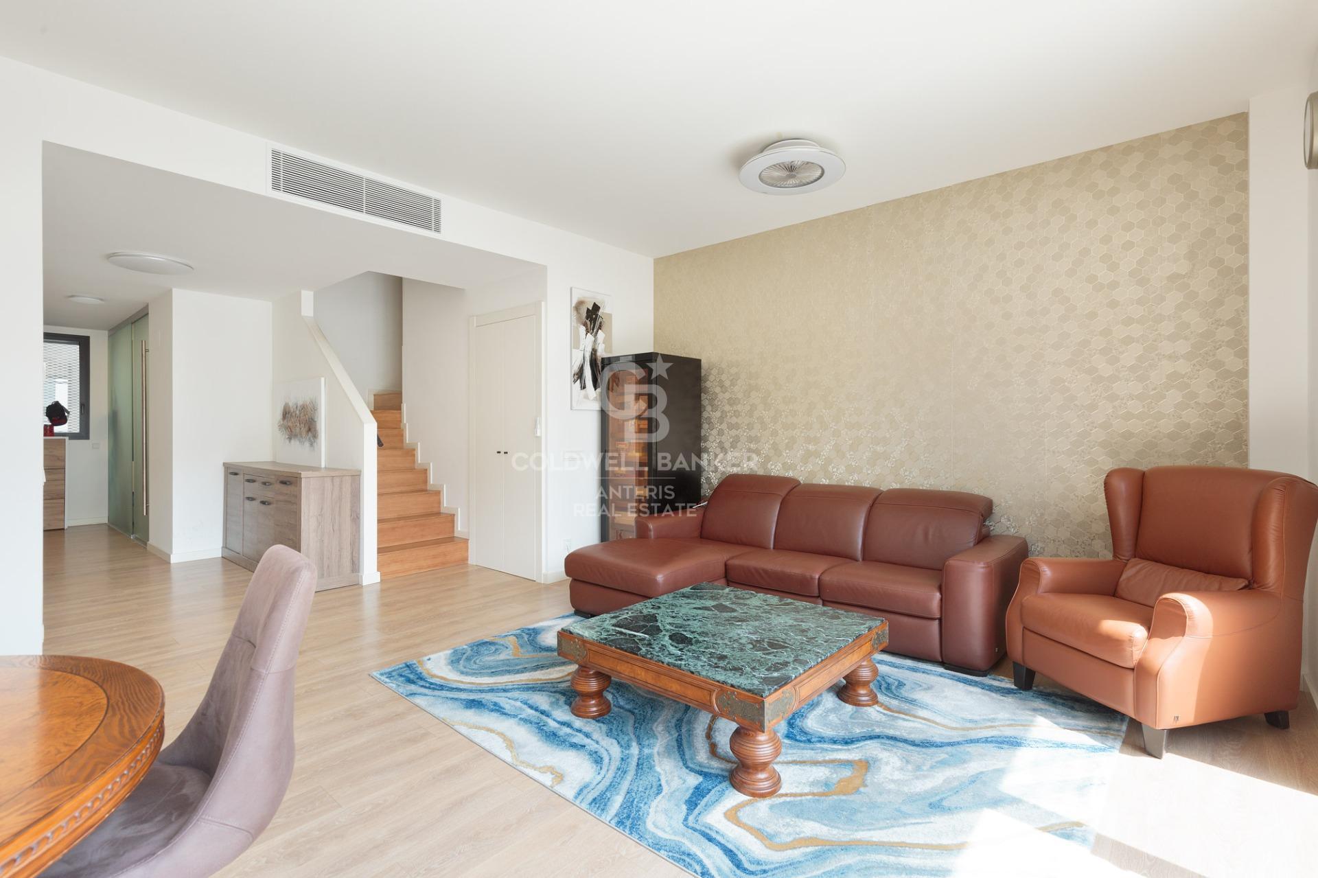 Dupleks z tarasem i basenem