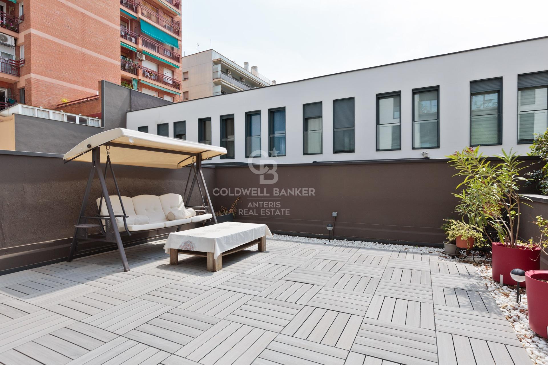 Dupleks z tarasem i basenem