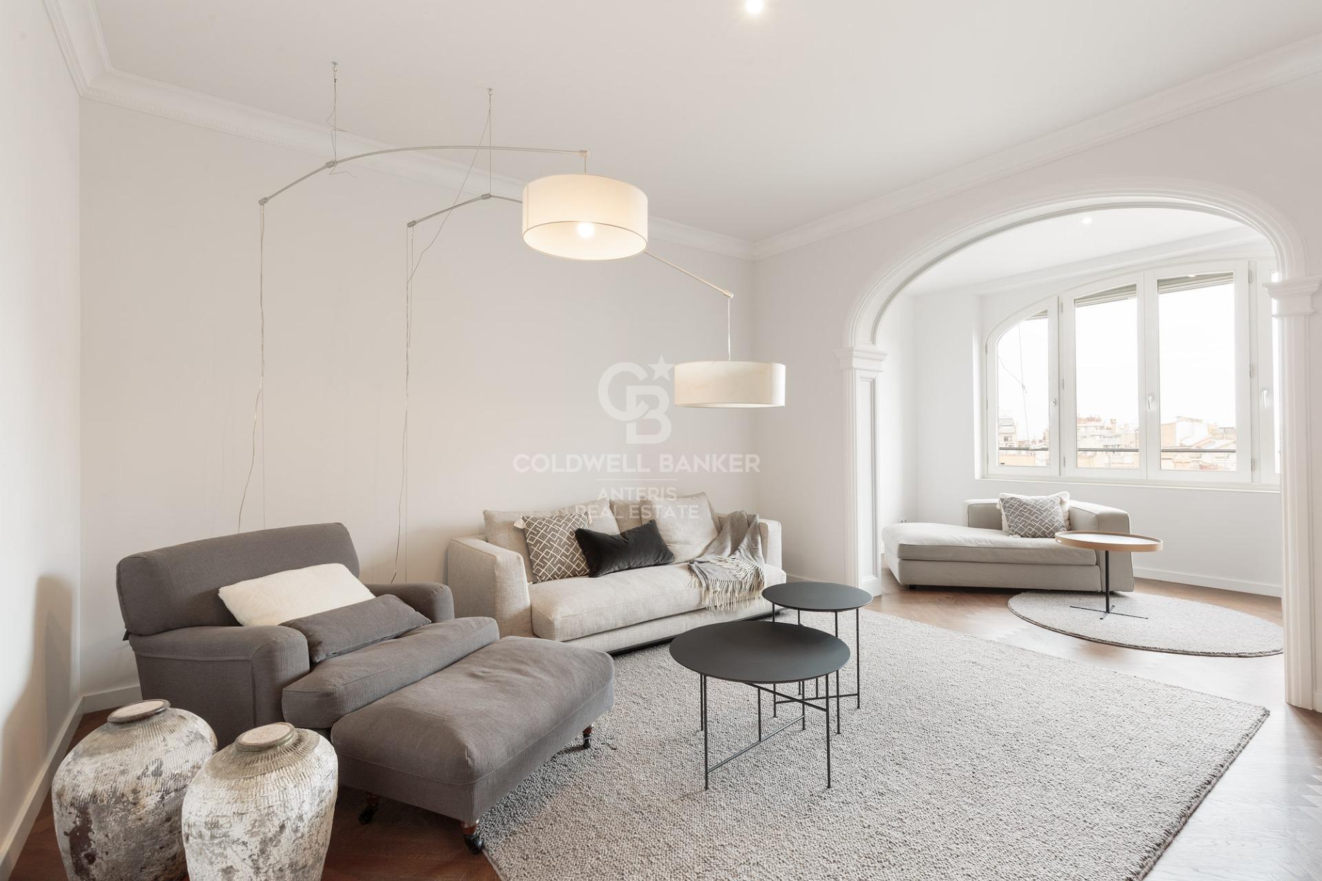 Apartament w klacysystycznej kamienicy w Eixample