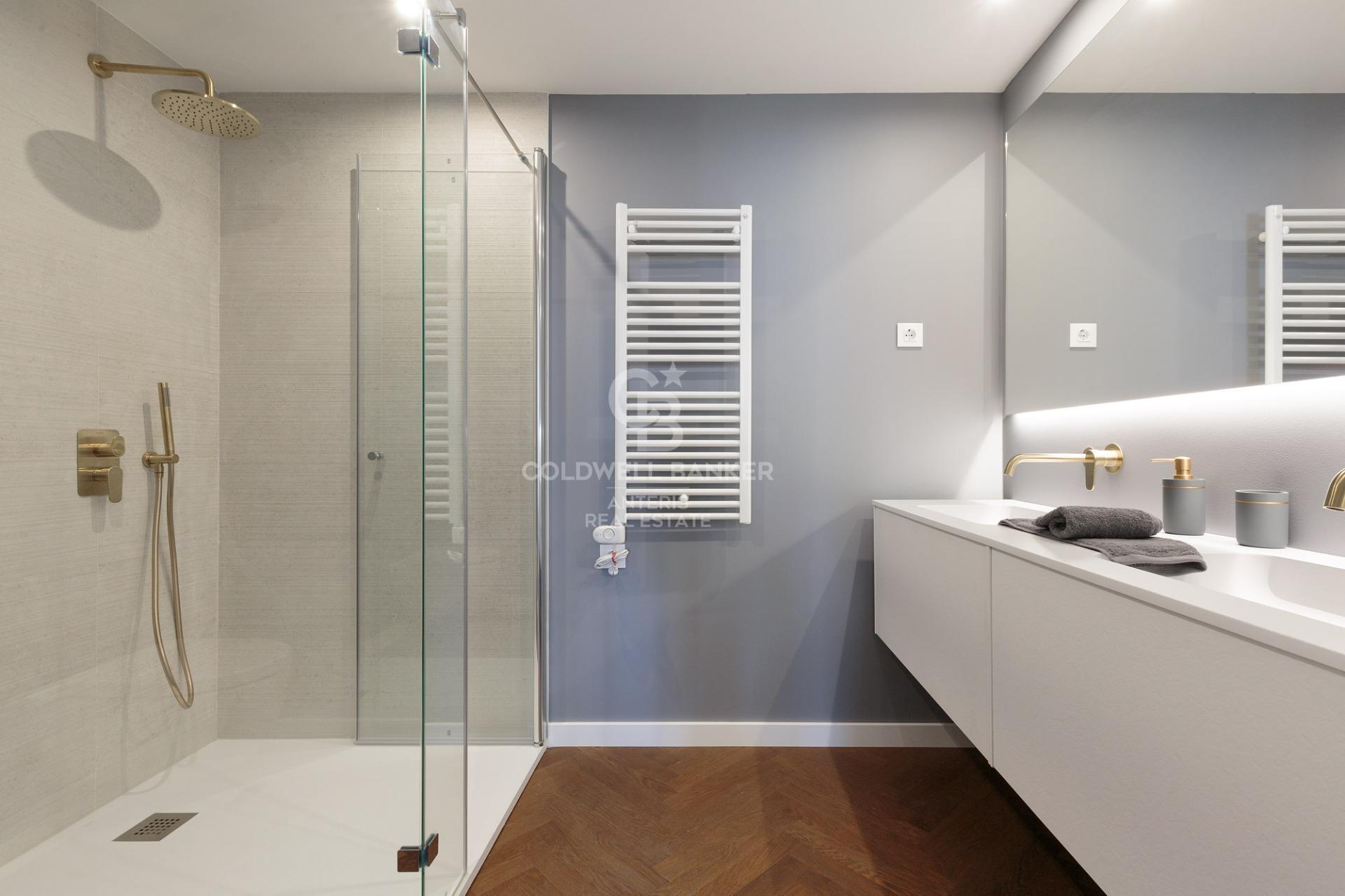 Apartament w klacysystycznej kamienicy w Eixample