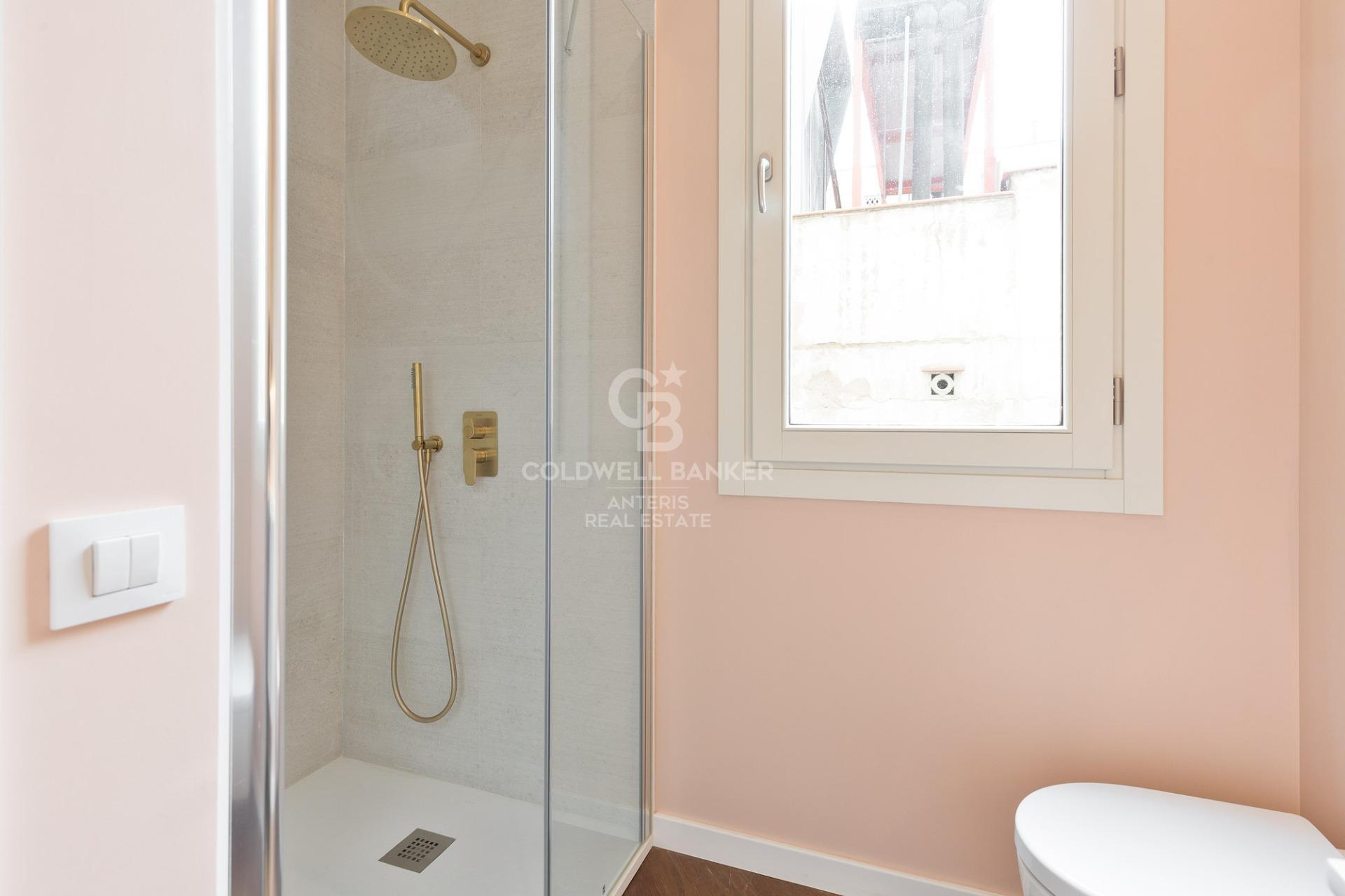 Apartament w klacysystycznej kamienicy w Eixample