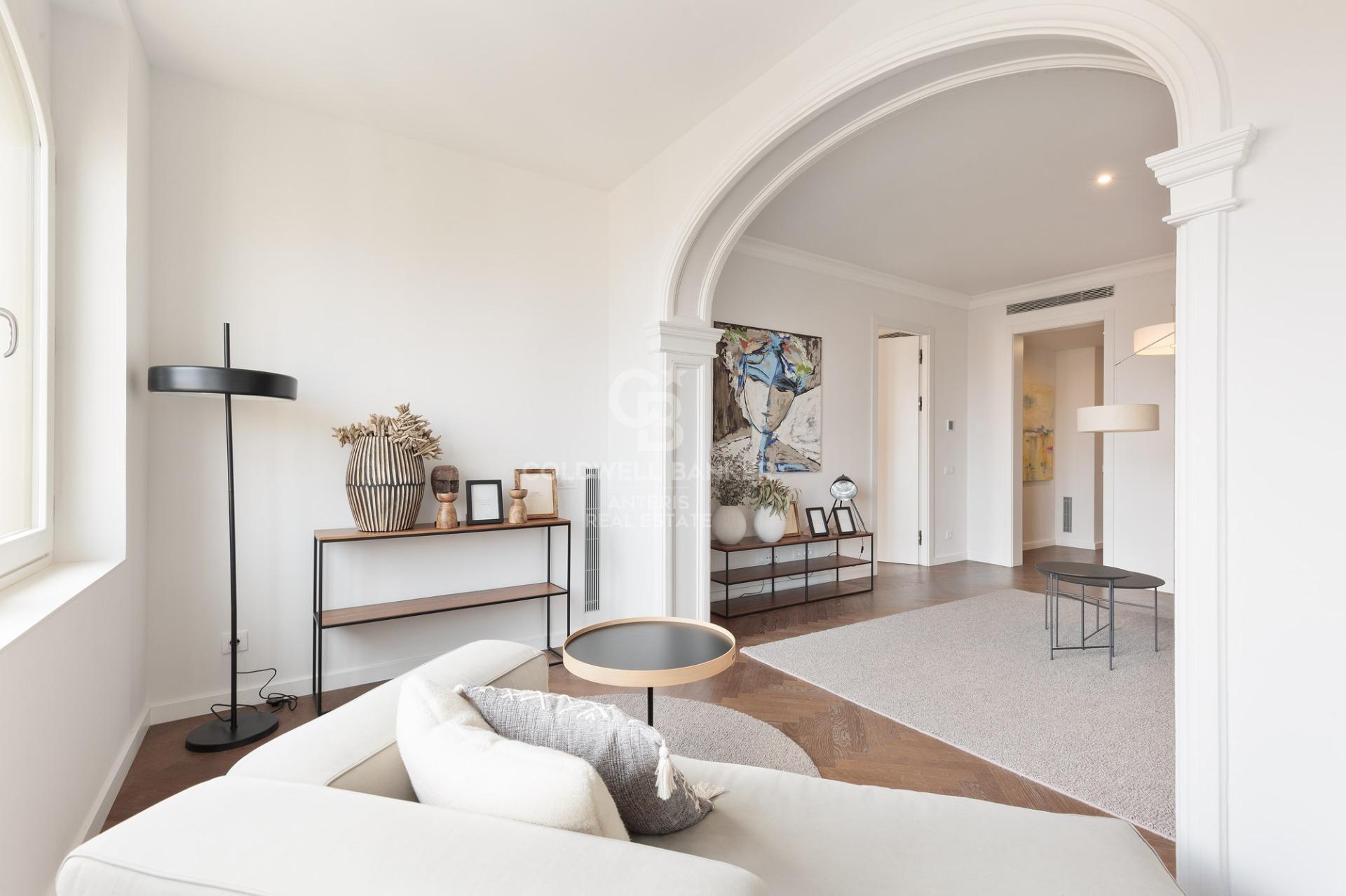 Apartament w klacysystycznej kamienicy w Eixample