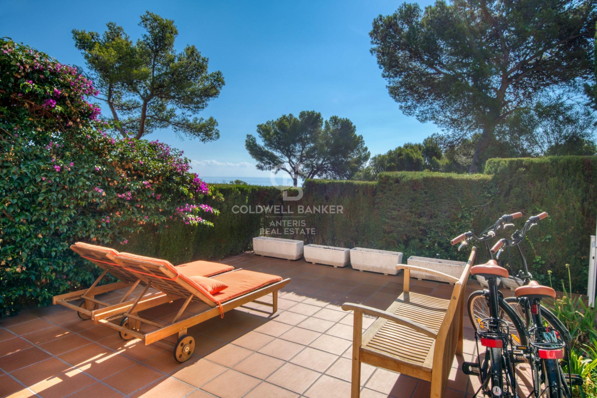 Planta baja de 2 habitaciones con vistas al mar