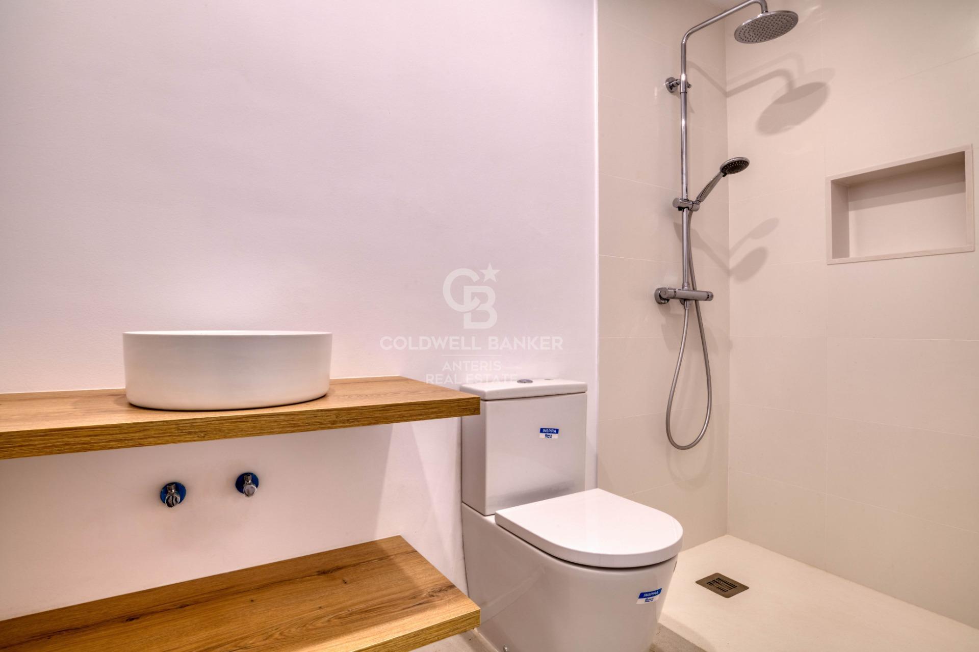 Vivienda pareada reformada de 3 pisos en la Costa Brava