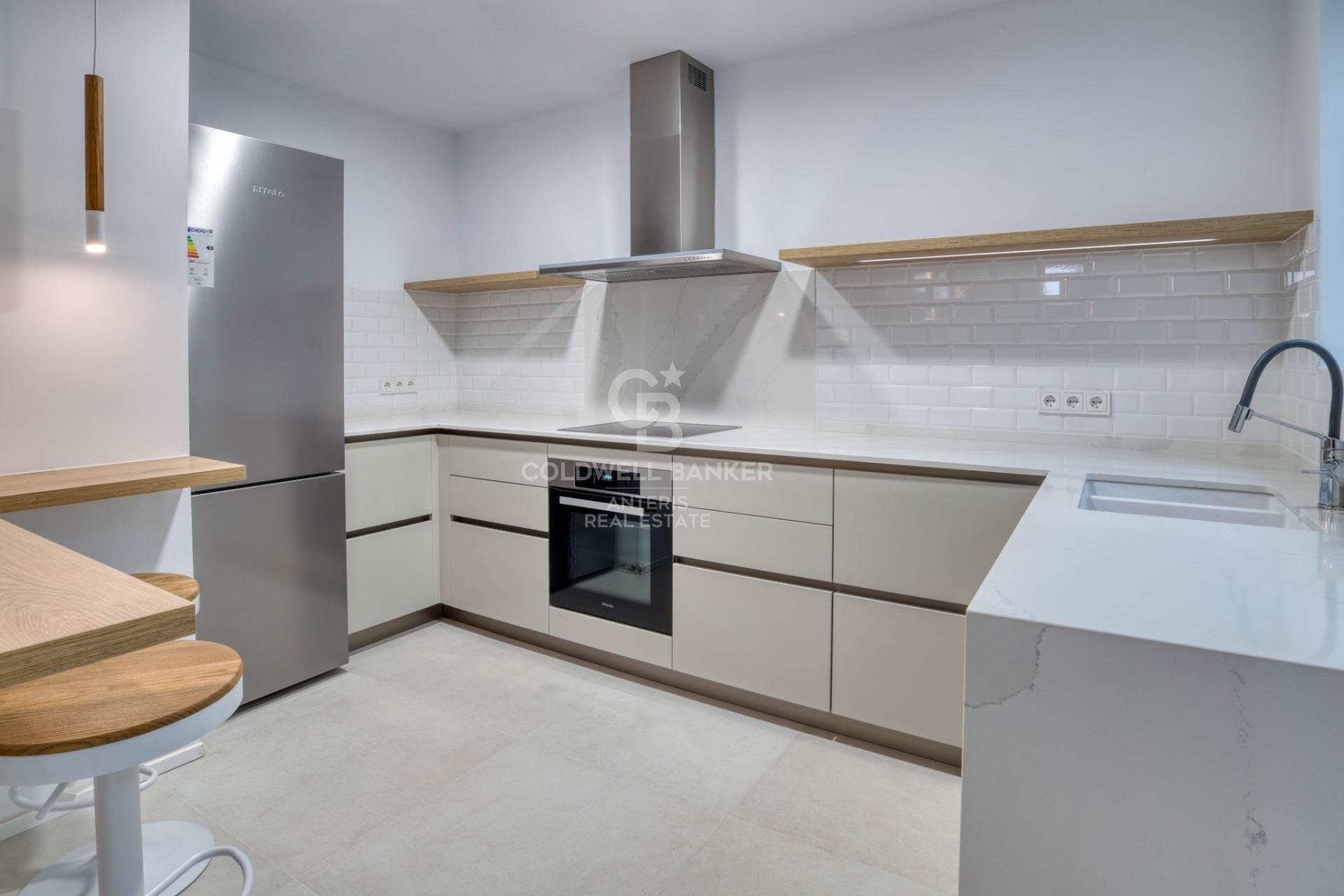 Vivienda pareada reformada de 3 pisos en la Costa Brava