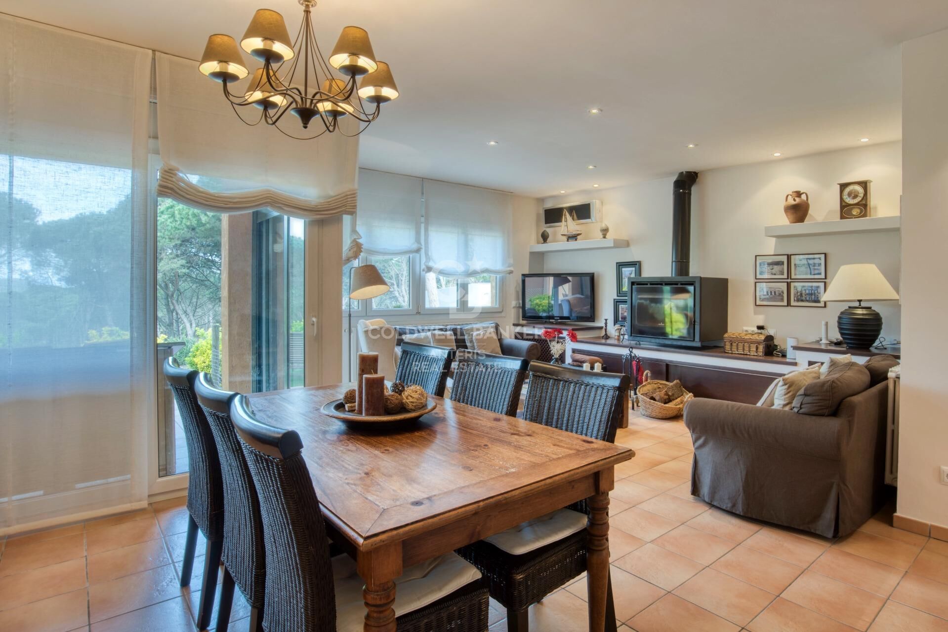 5 bedroom villa with private pool