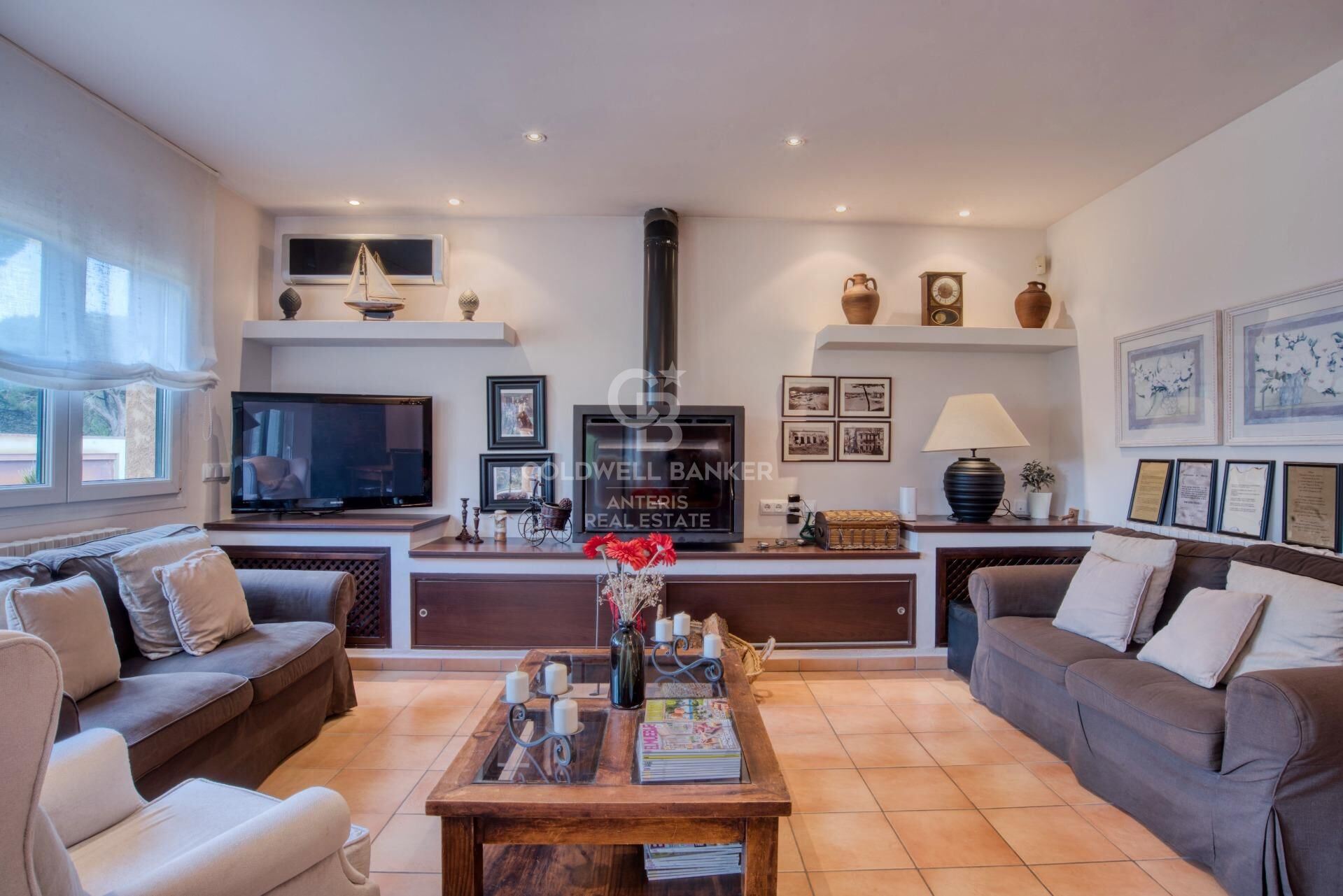 5 bedroom villa with private pool