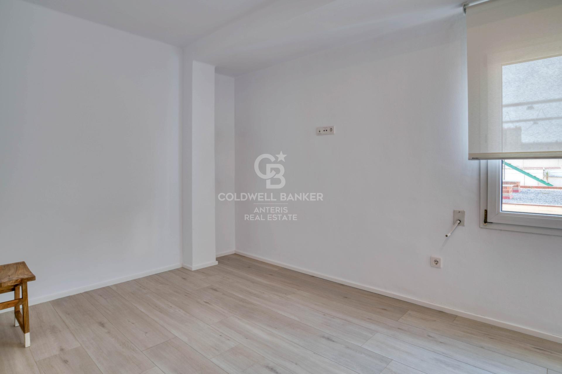 Vivienda pareada reformada de 3 pisos en la Costa Brava