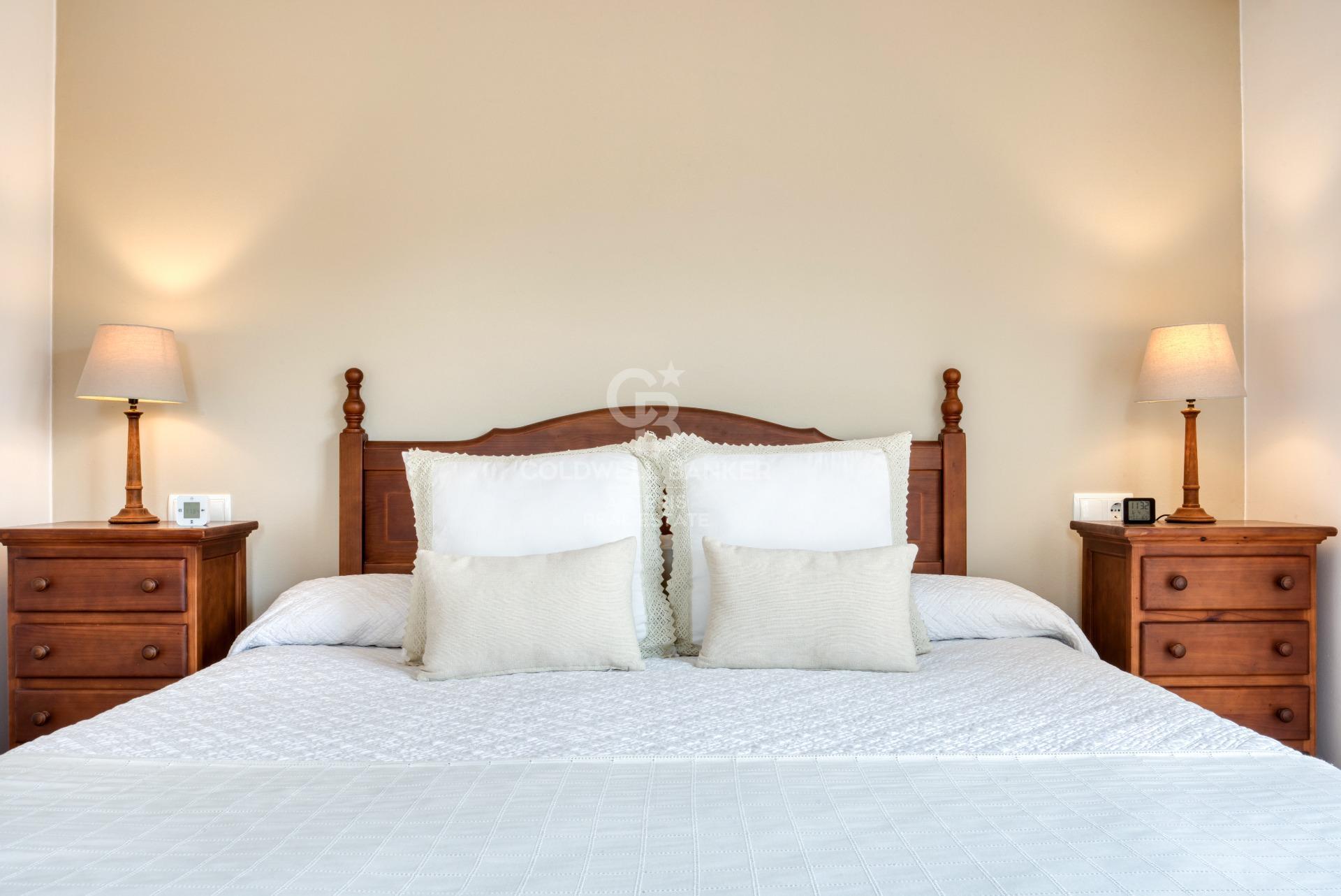 5 bedroom villa with private pool