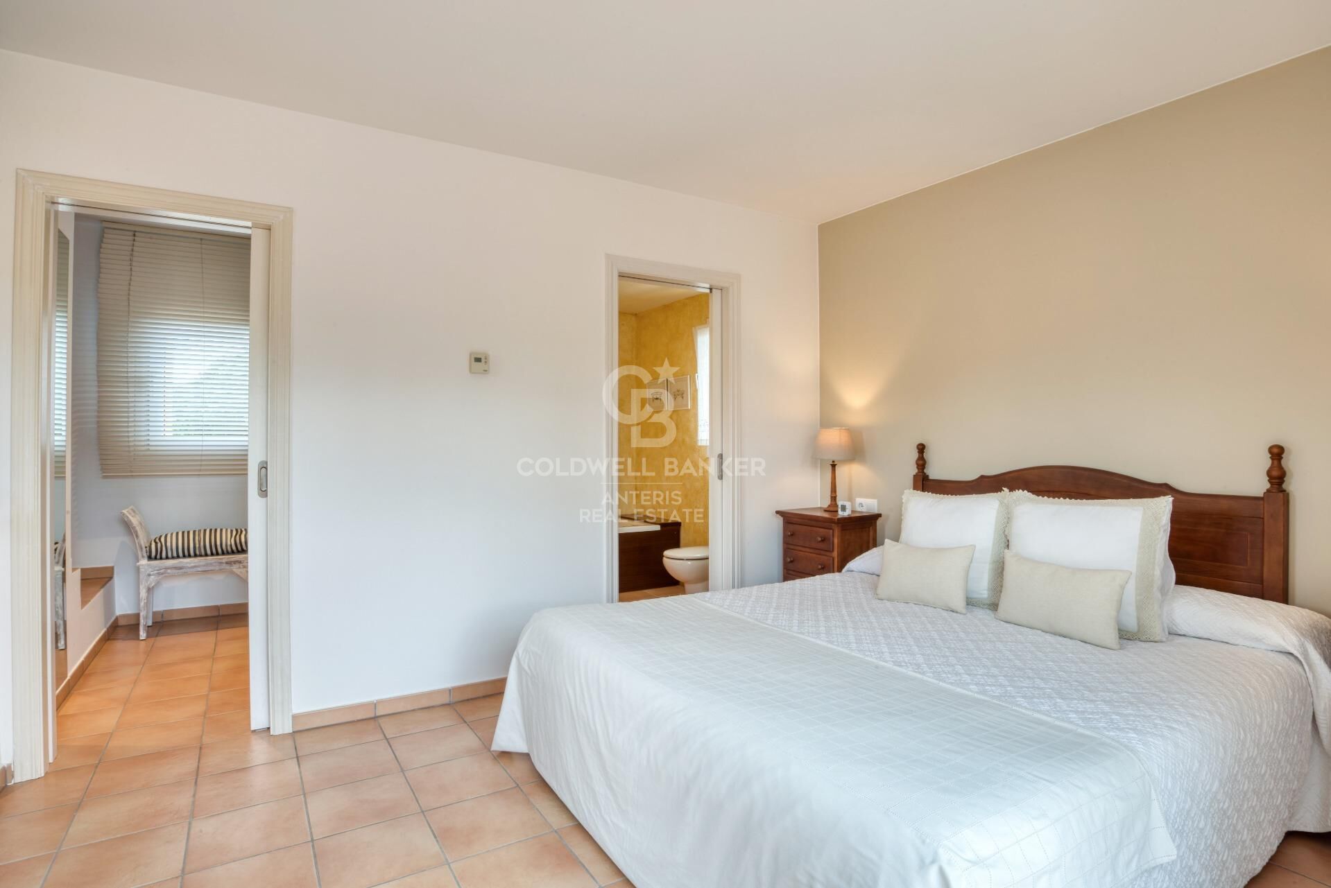 5 bedroom villa with private pool