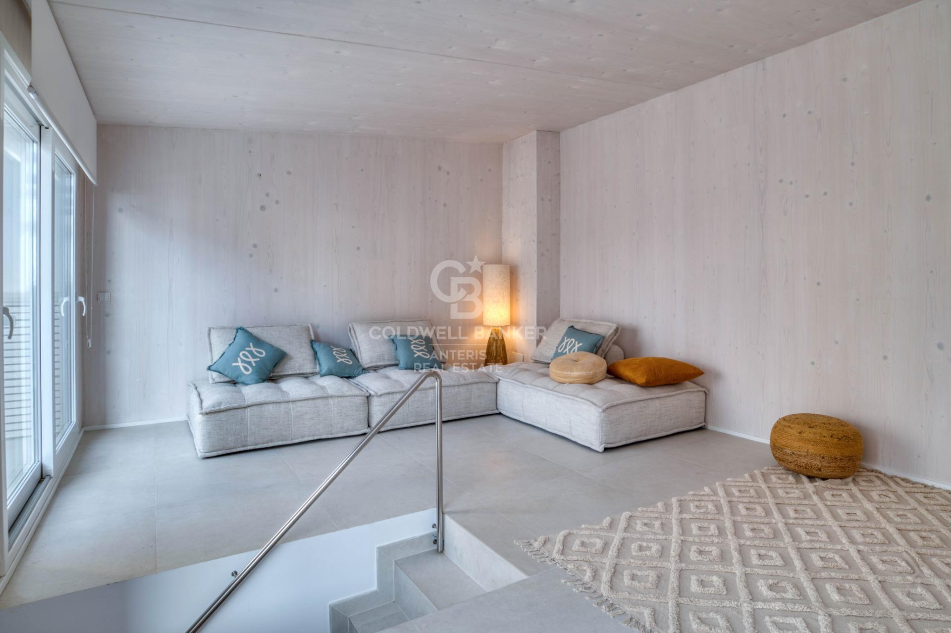 Vivienda pareada reformada de 3 pisos en la Costa Brava