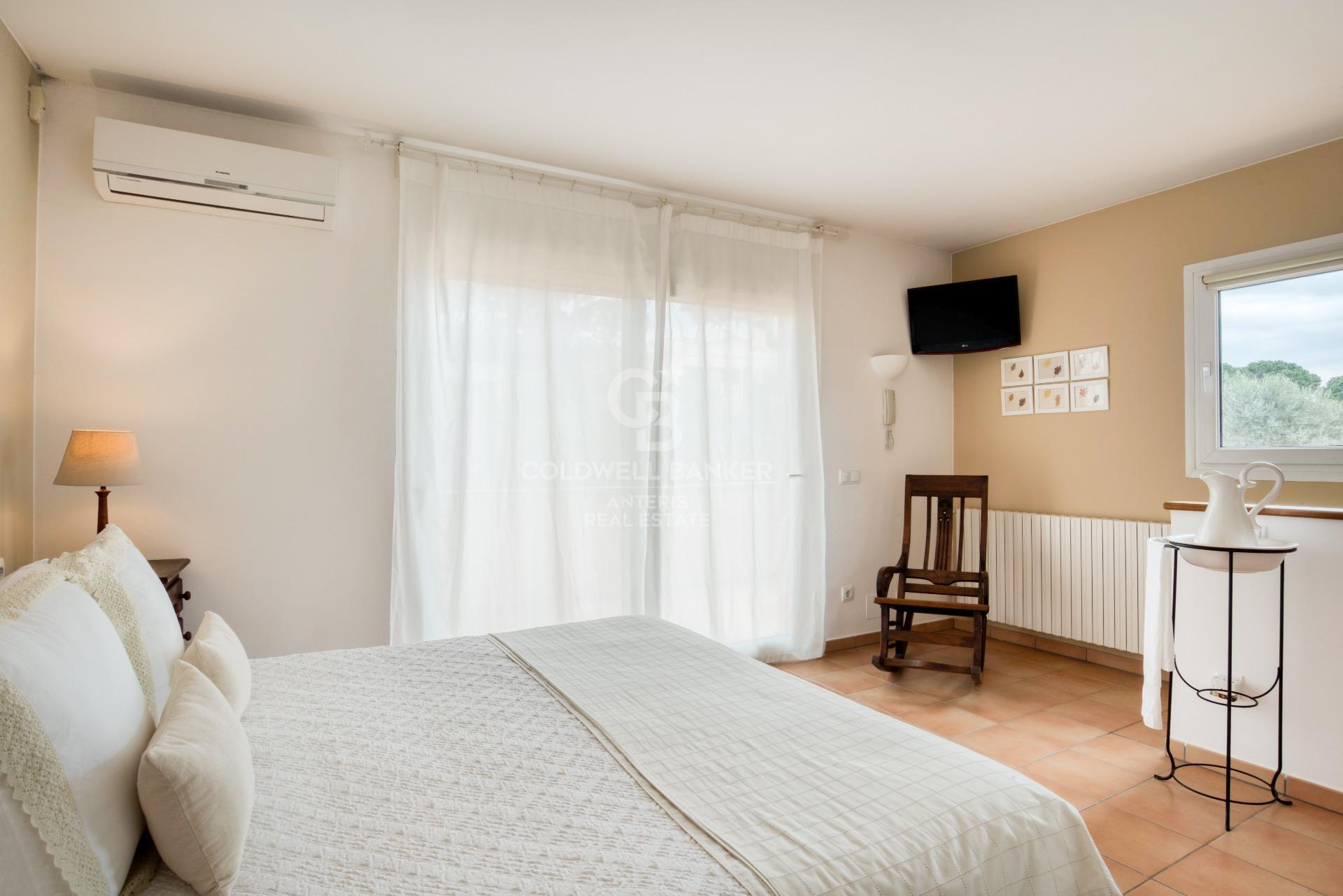 5 bedroom villa with private pool