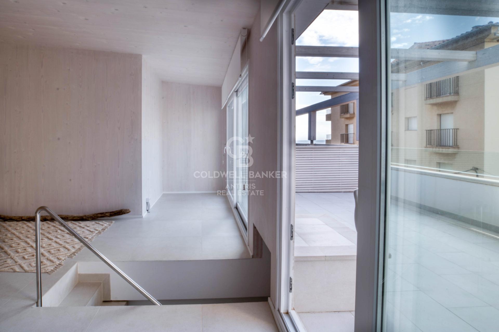 Vivienda pareada reformada de 3 pisos en la Costa Brava