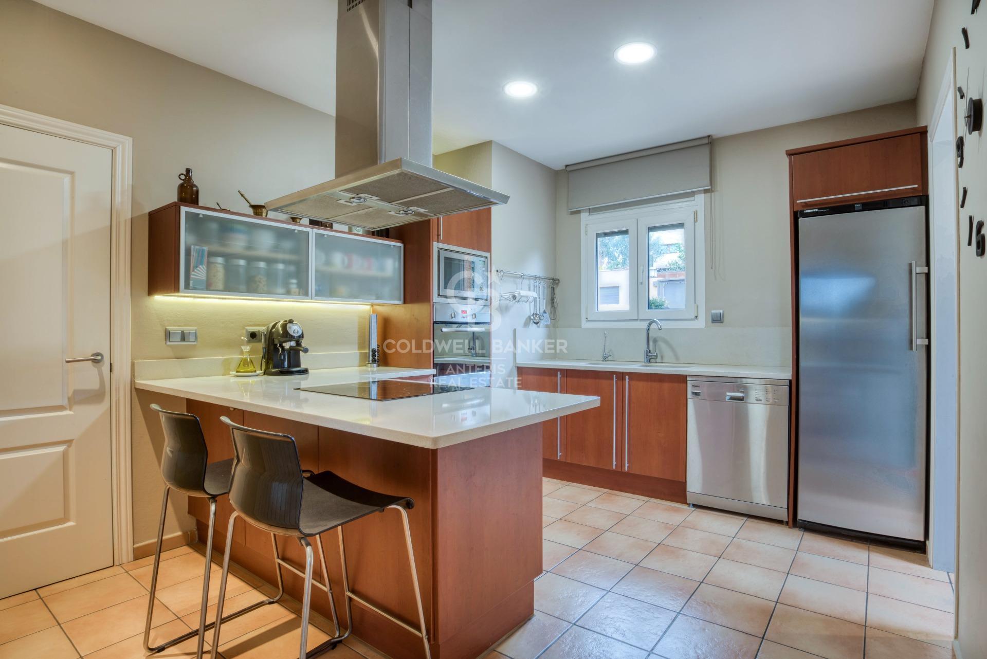 5 bedroom villa with private pool