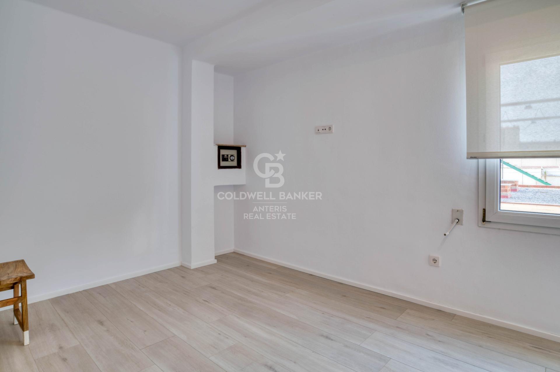 Vivienda pareada reformada de 3 pisos en la Costa Brava