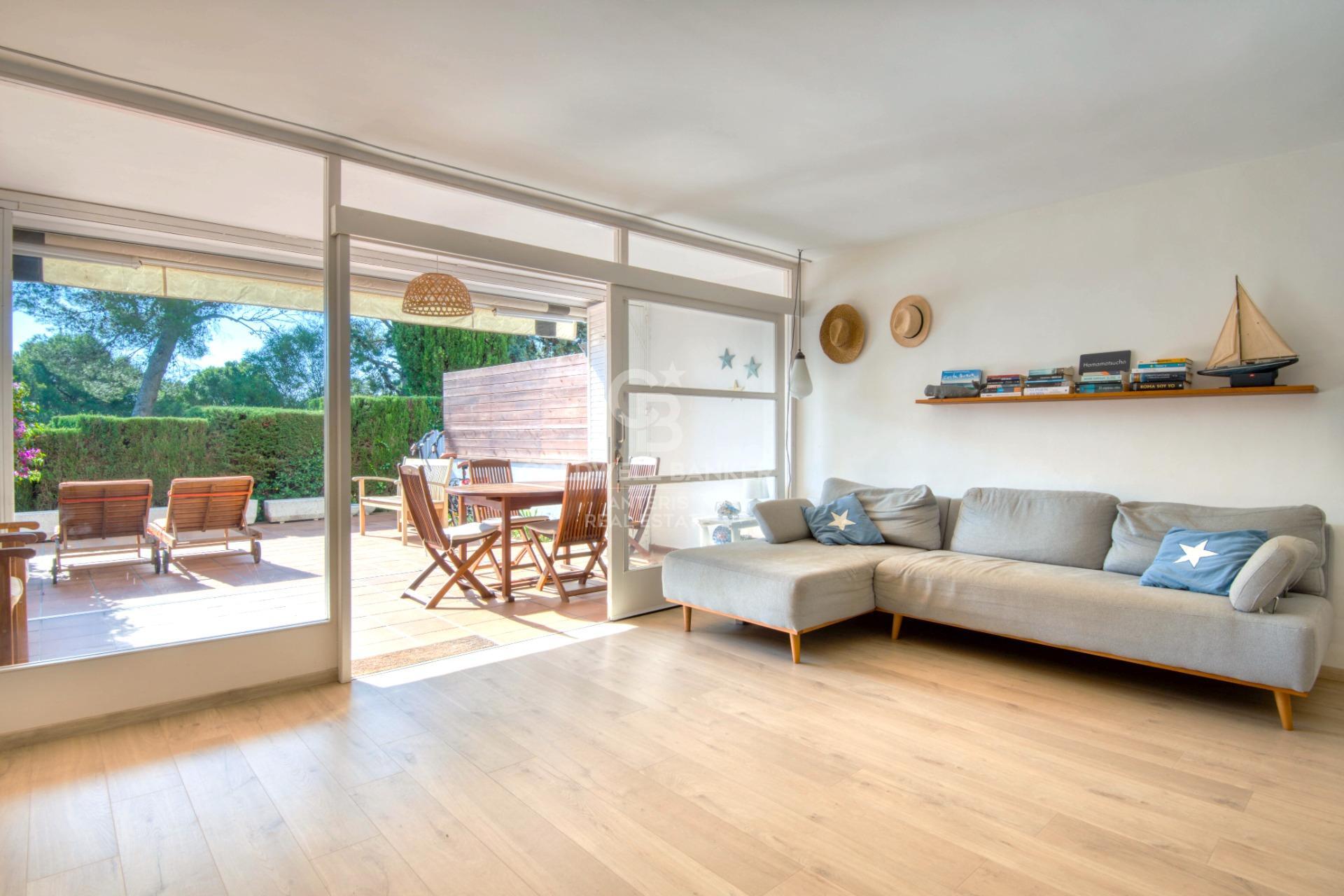 Planta baja de 2 habitaciones con vistas al mar