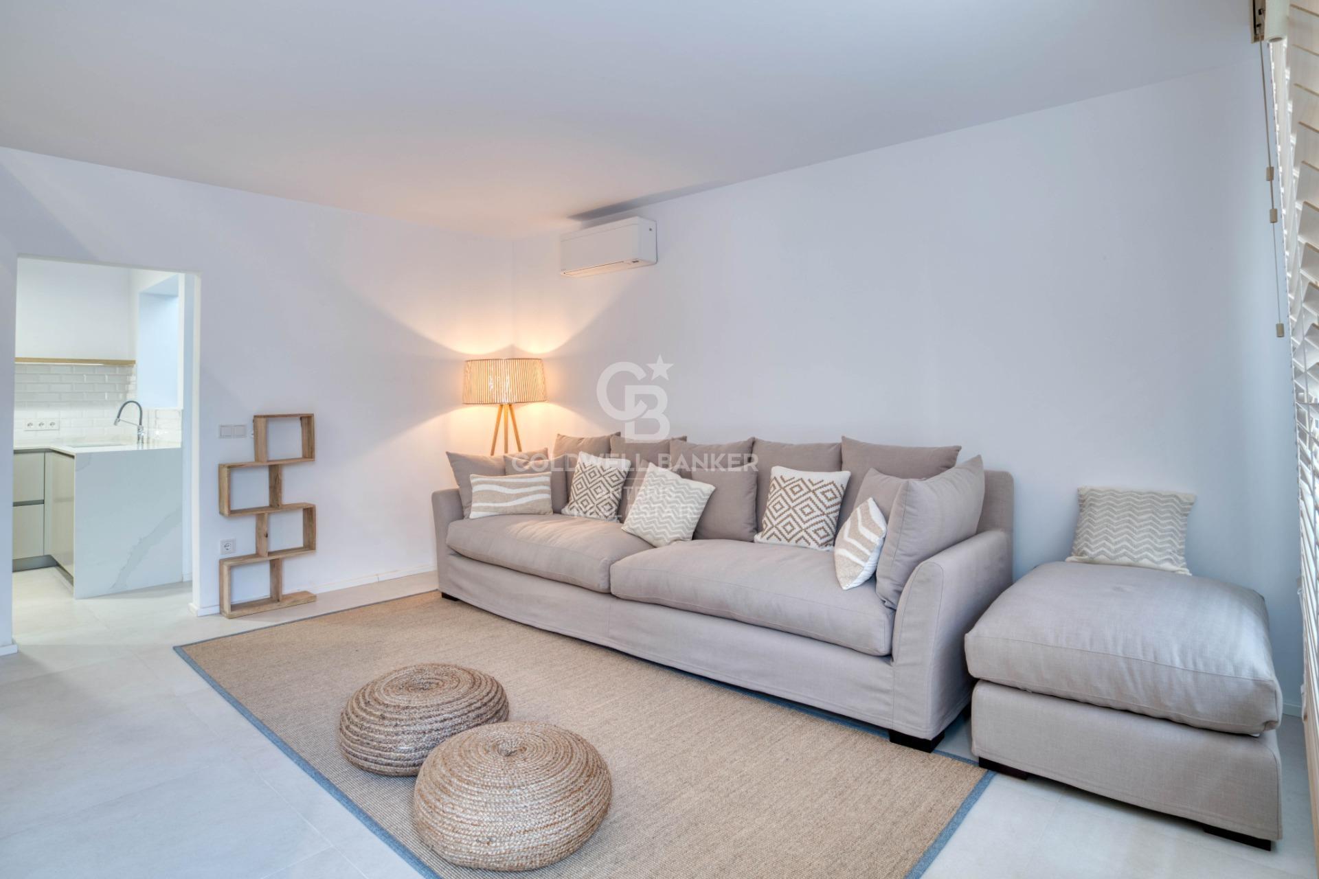 Vivienda pareada reformada de 3 pisos en la Costa Brava