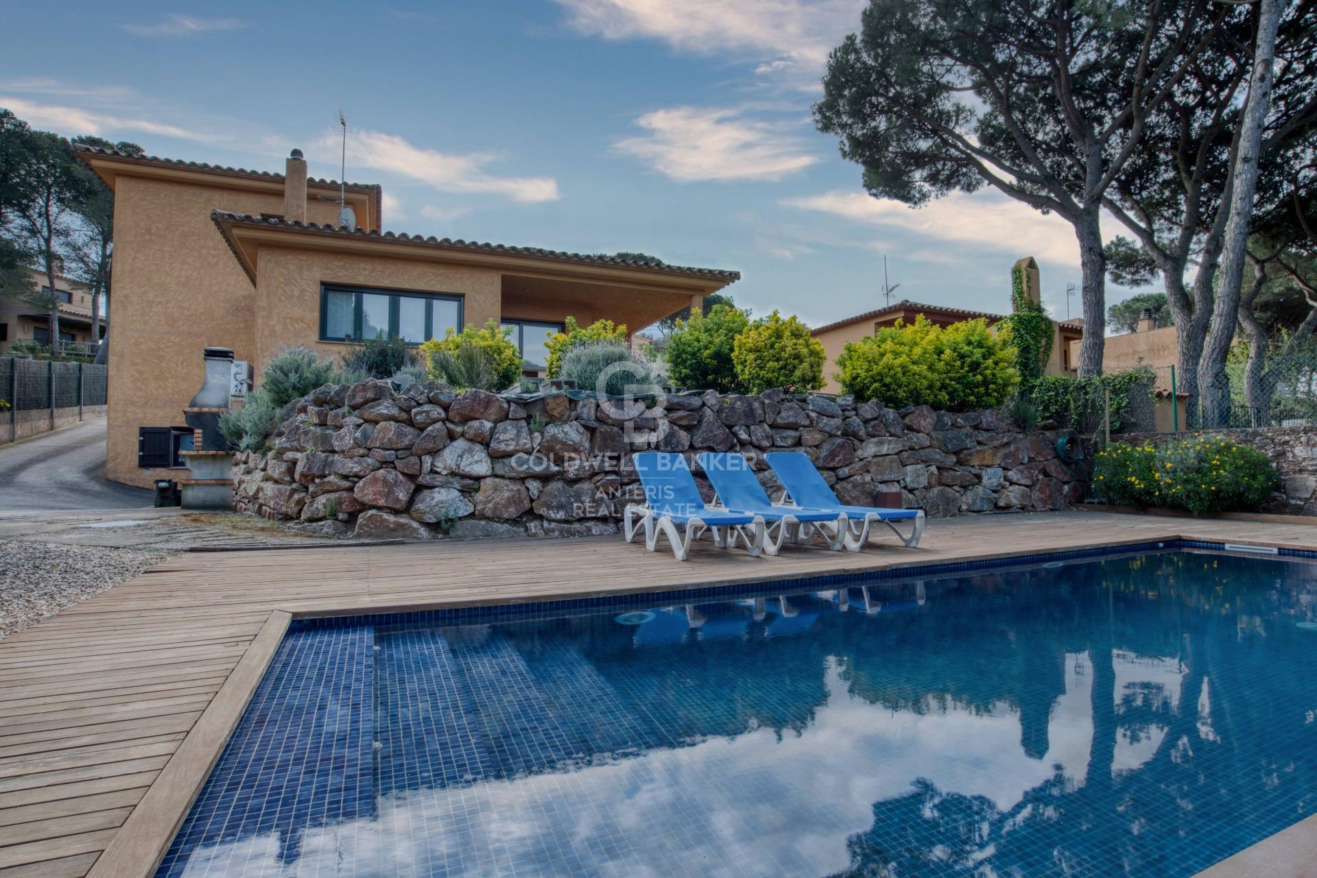 5 bedroom villa with private pool