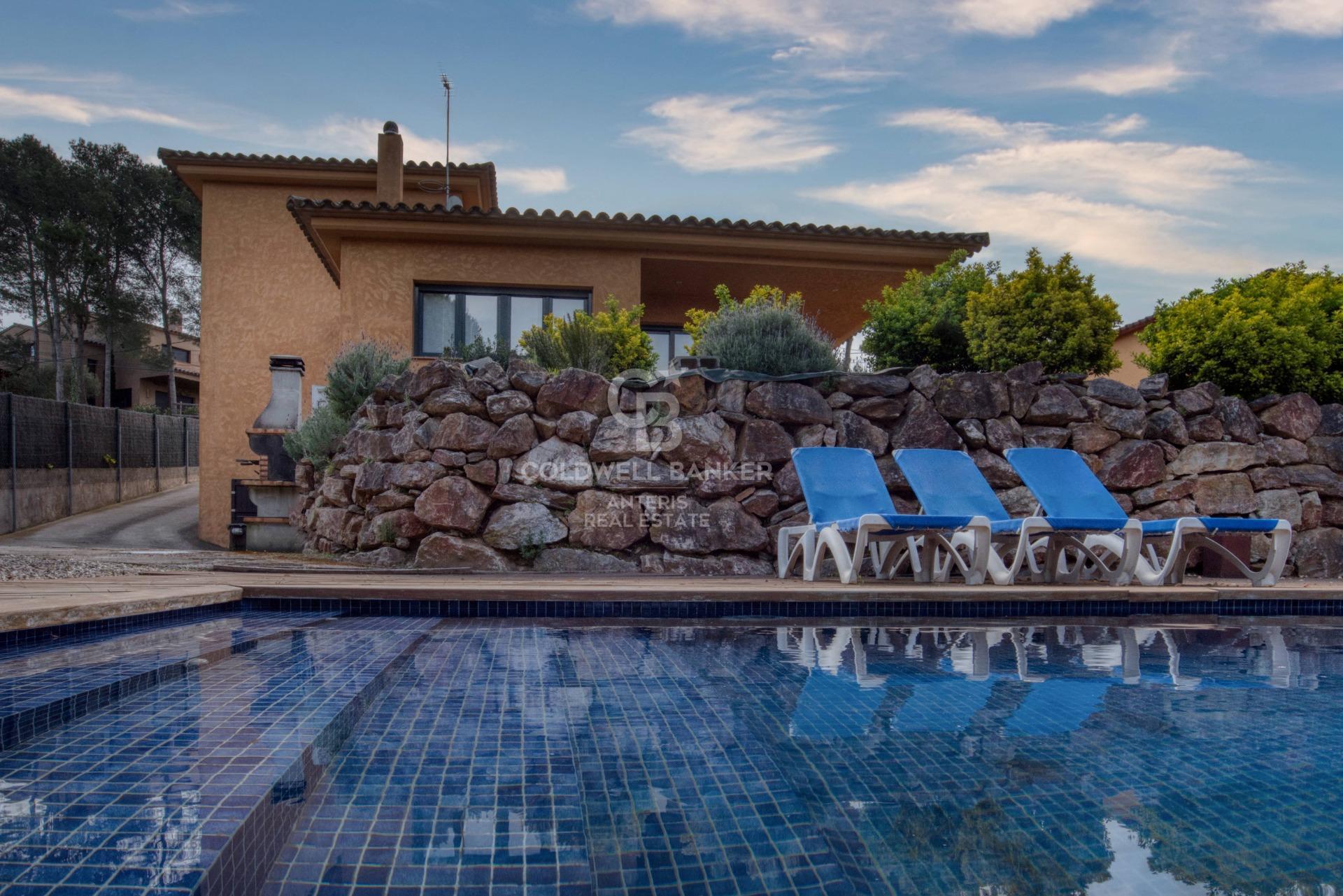 5 bedroom villa with private pool