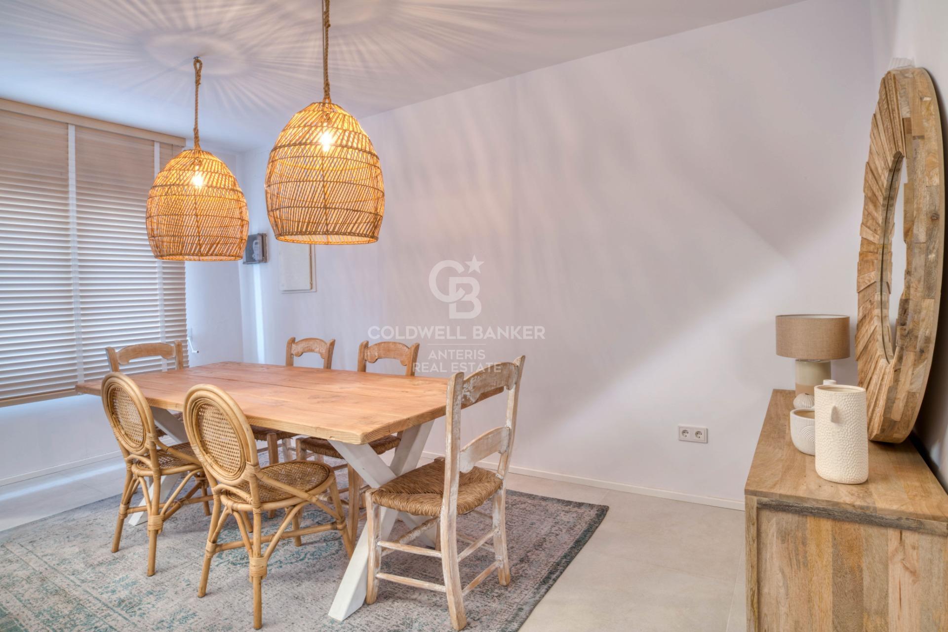 Vivienda pareada reformada de 3 pisos en la Costa Brava