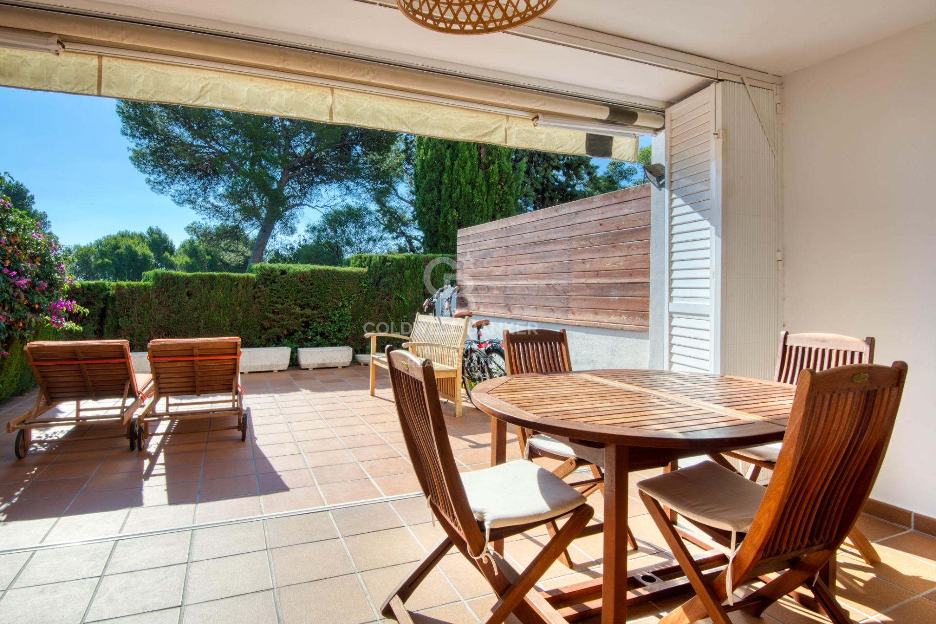 Planta baja de 2 habitaciones con vistas al mar