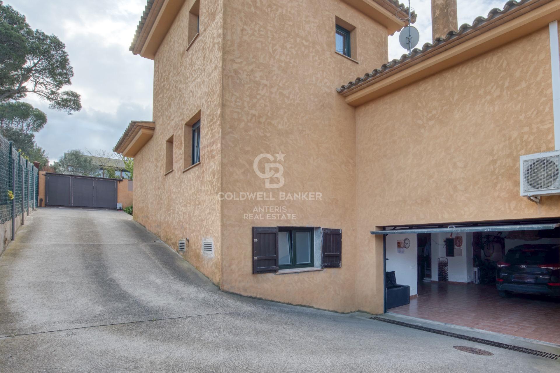 5 bedroom villa with private pool