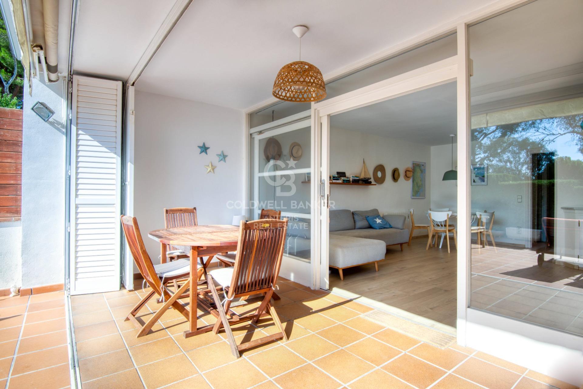 Planta baja de 2 habitaciones con vistas al mar