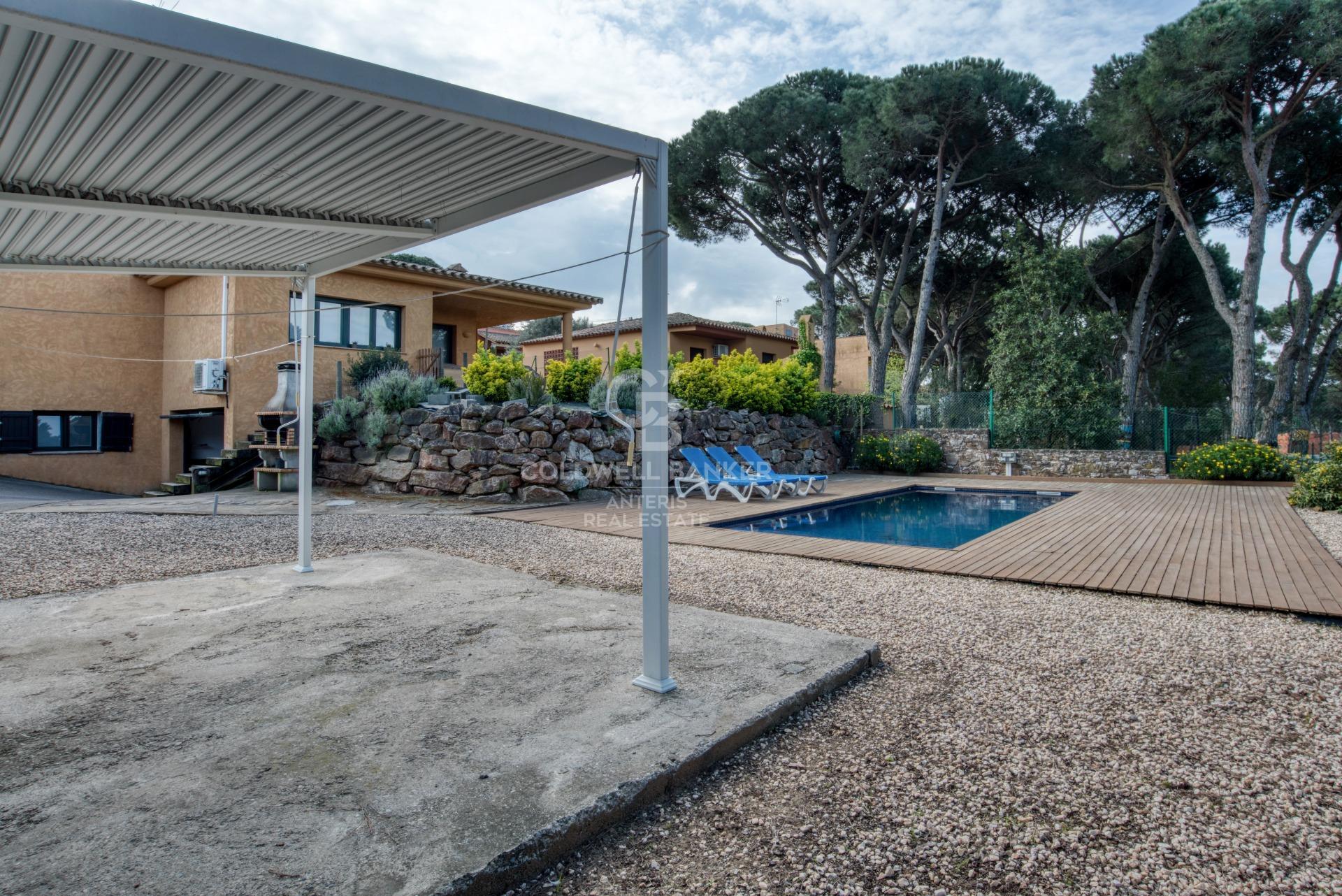 5 bedroom villa with private pool