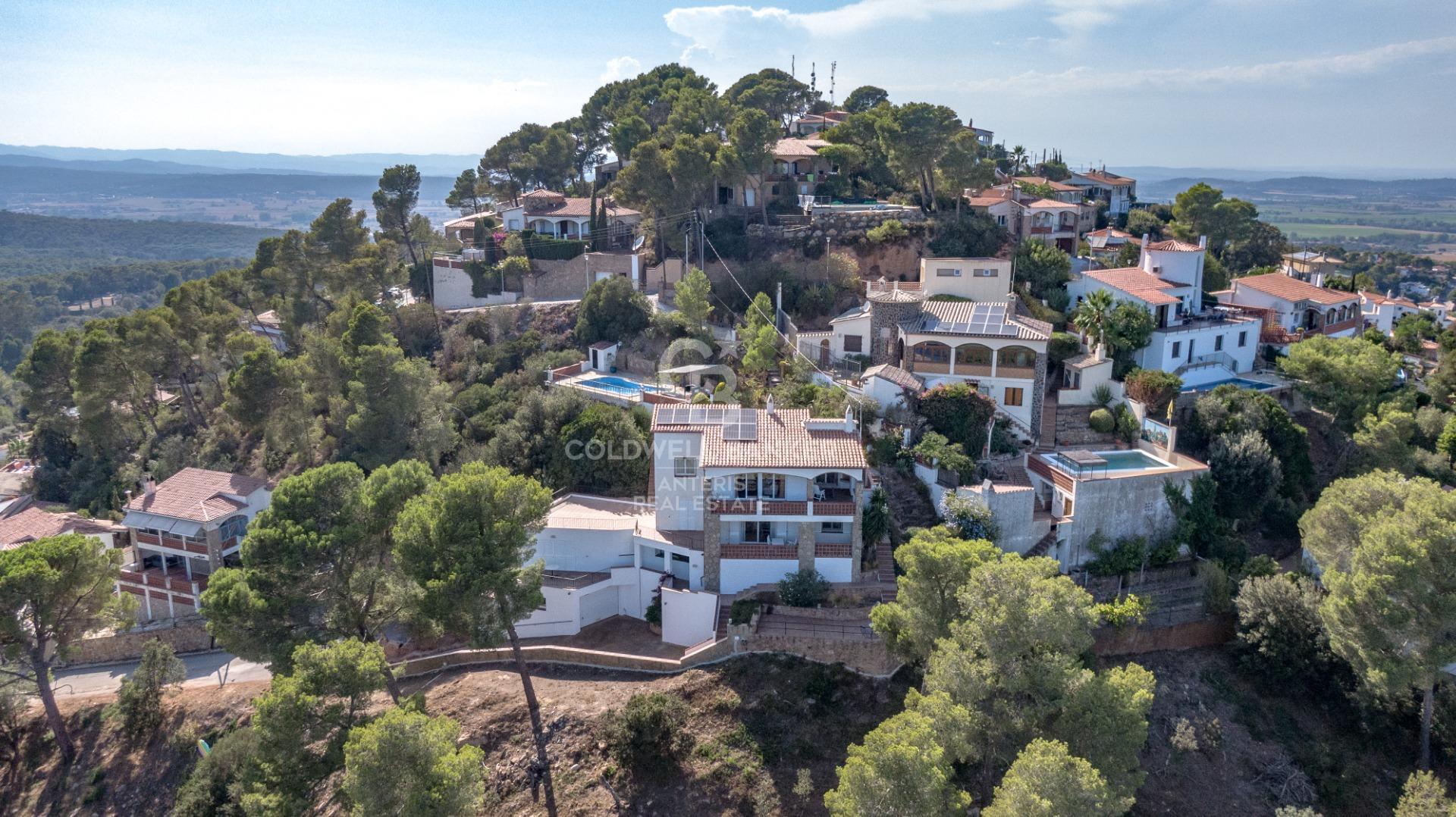 Casa grande unifamiliar con vistas