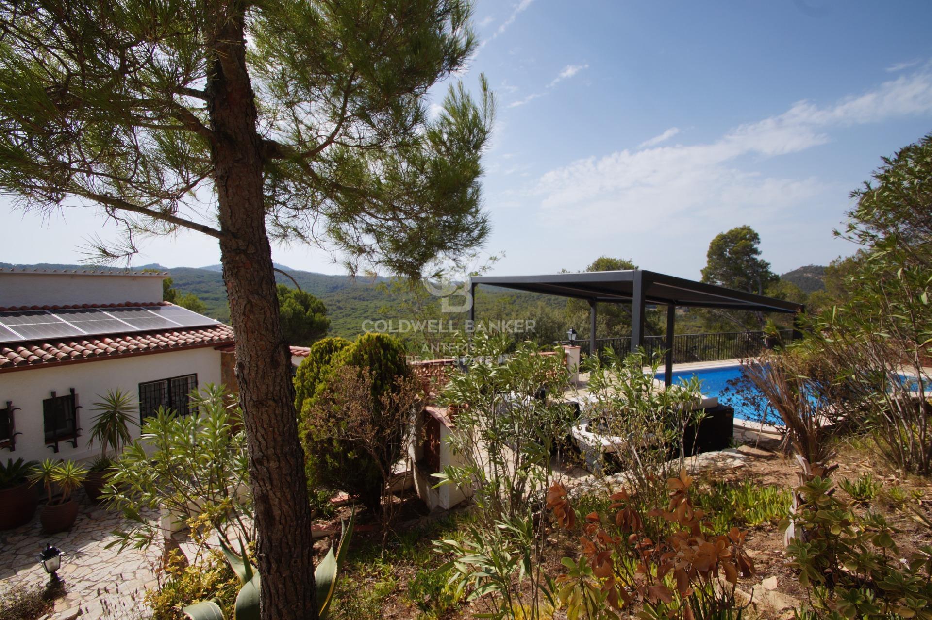 Casa grande unifamiliar con vistas