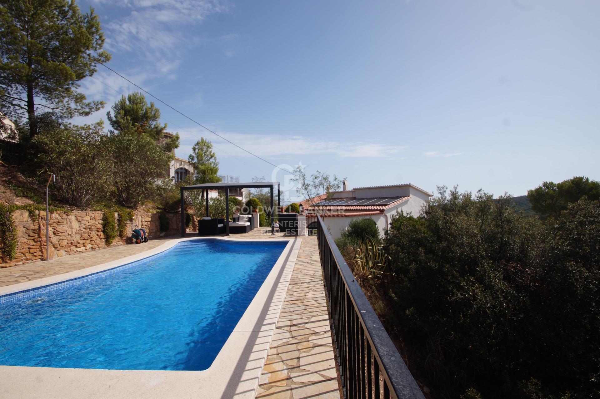 Casa grande unifamiliar con vistas