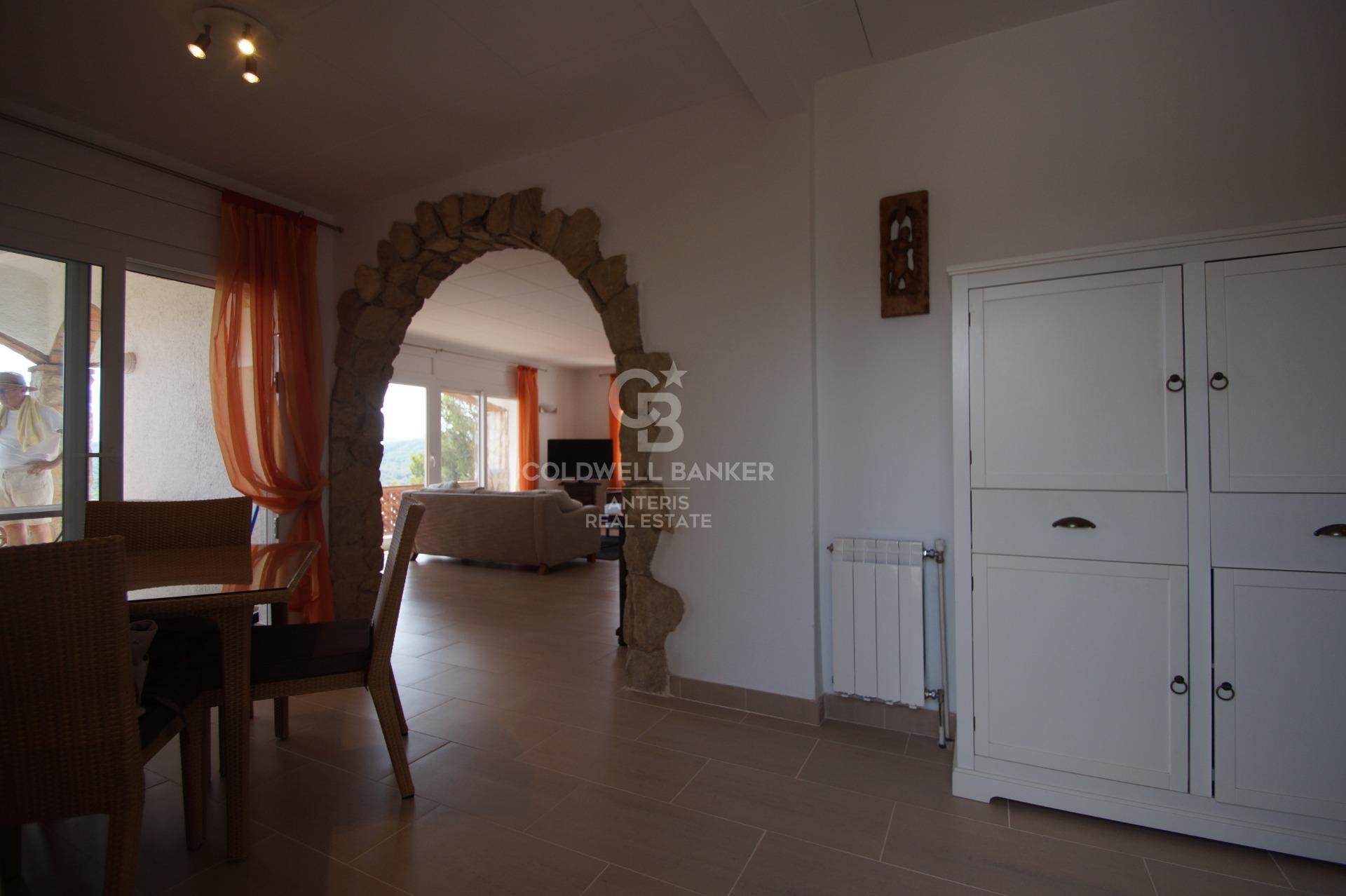 Casa grande unifamiliar con vistas