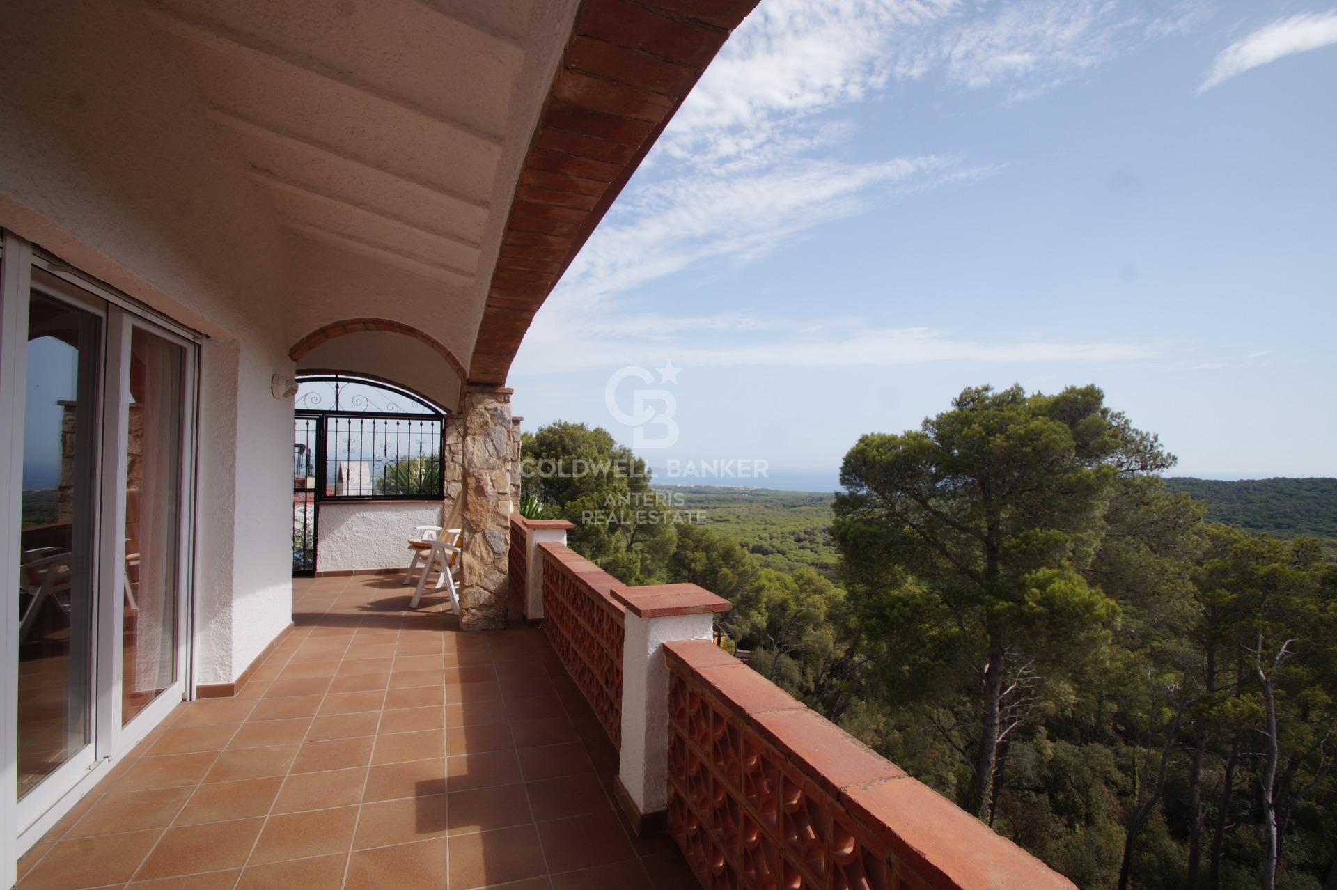 Casa grande unifamiliar con vistas