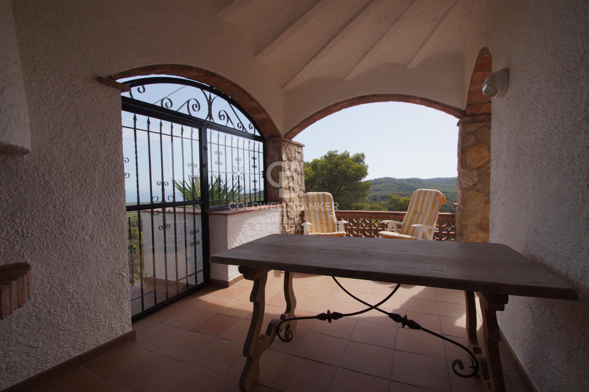 Casa grande unifamiliar con vistas