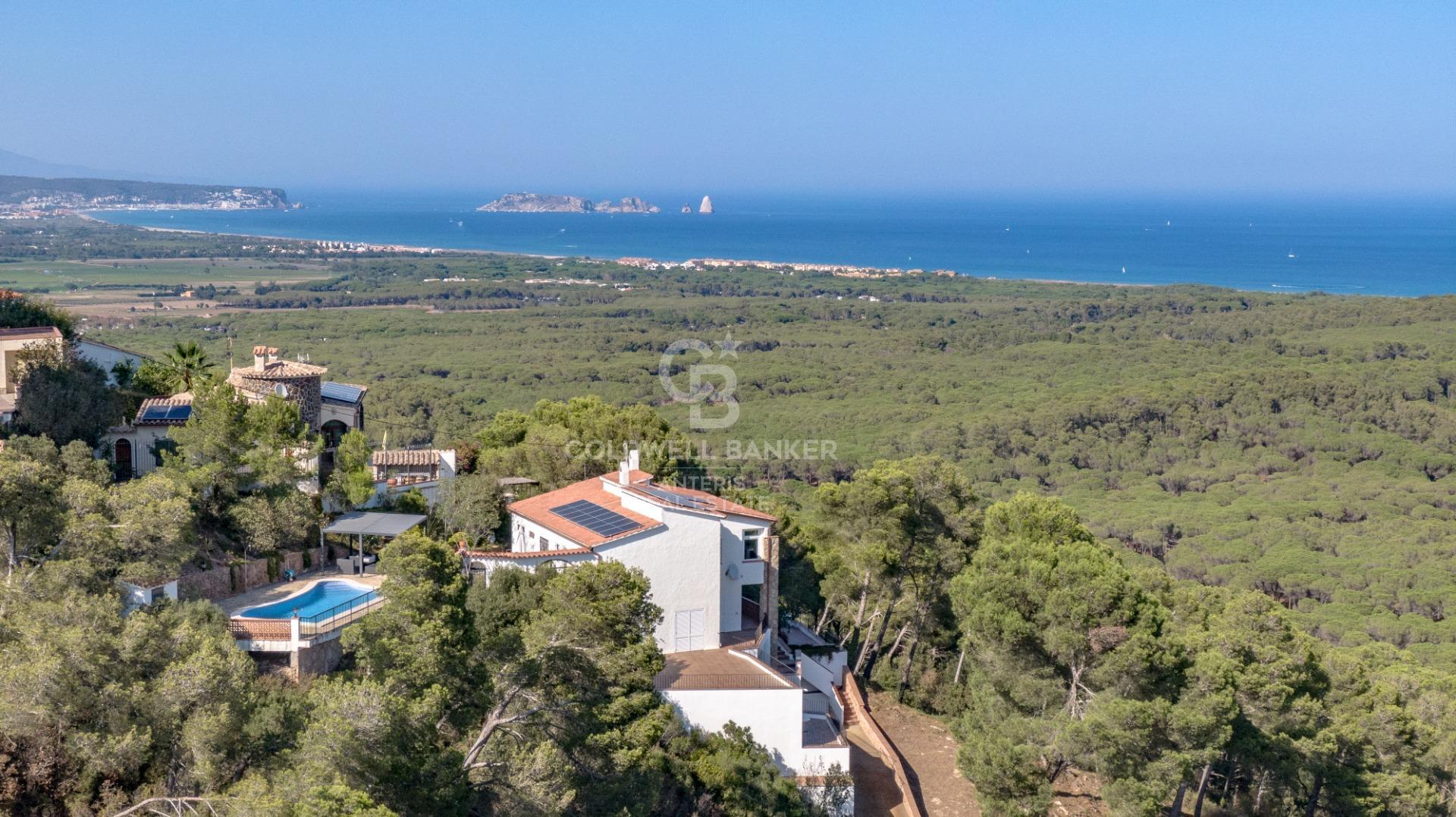 Casa grande unifamiliar con vistas