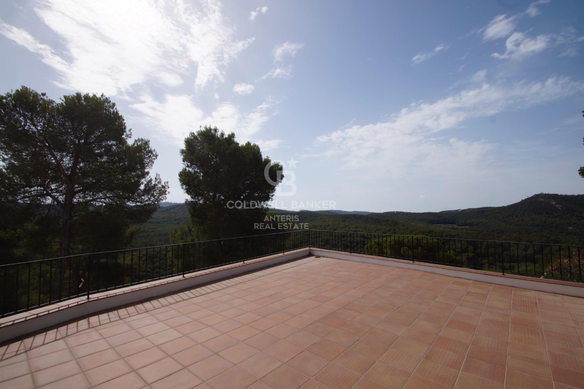 Casa grande unifamiliar con vistas