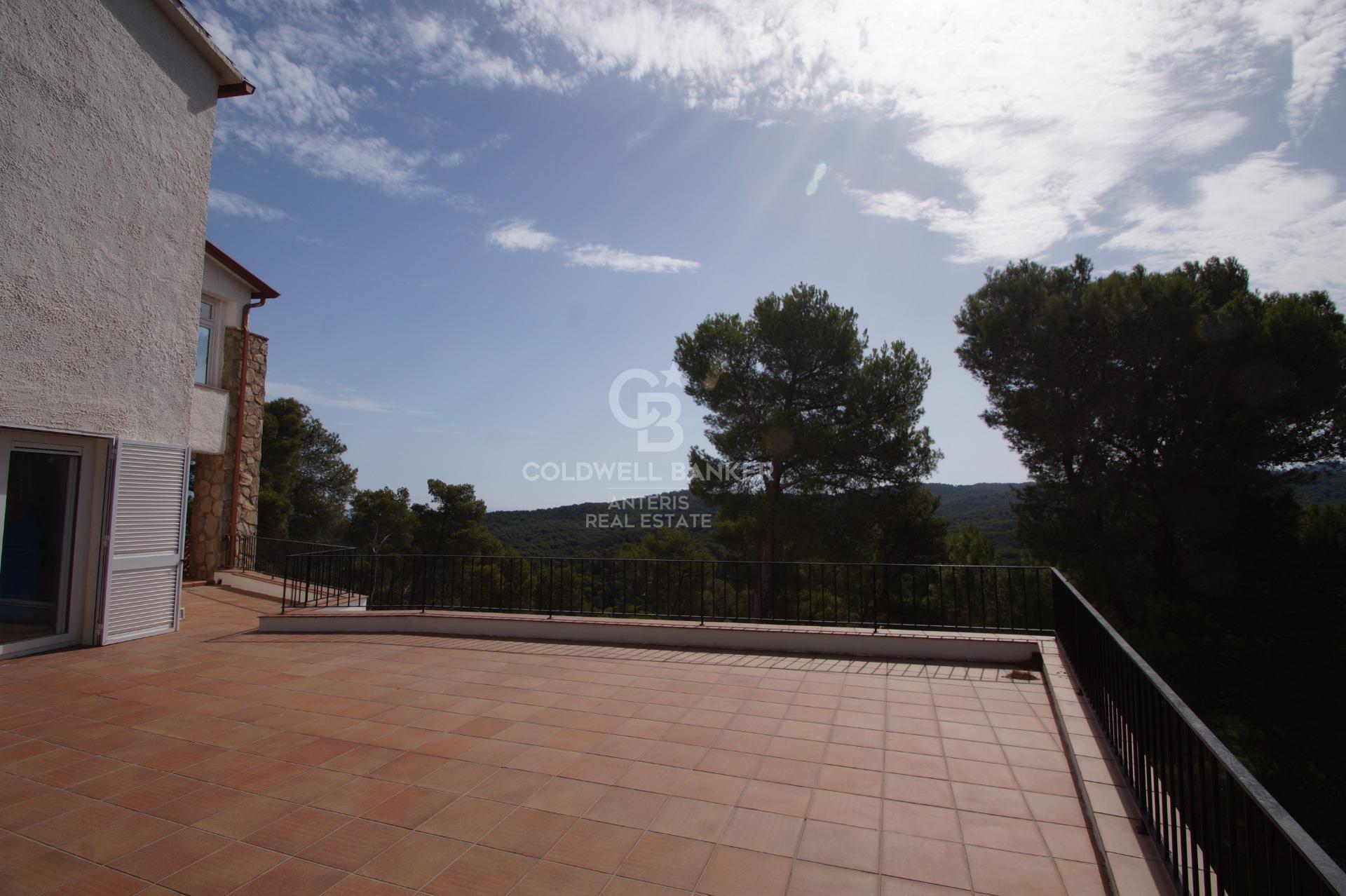 Casa grande unifamiliar con vistas