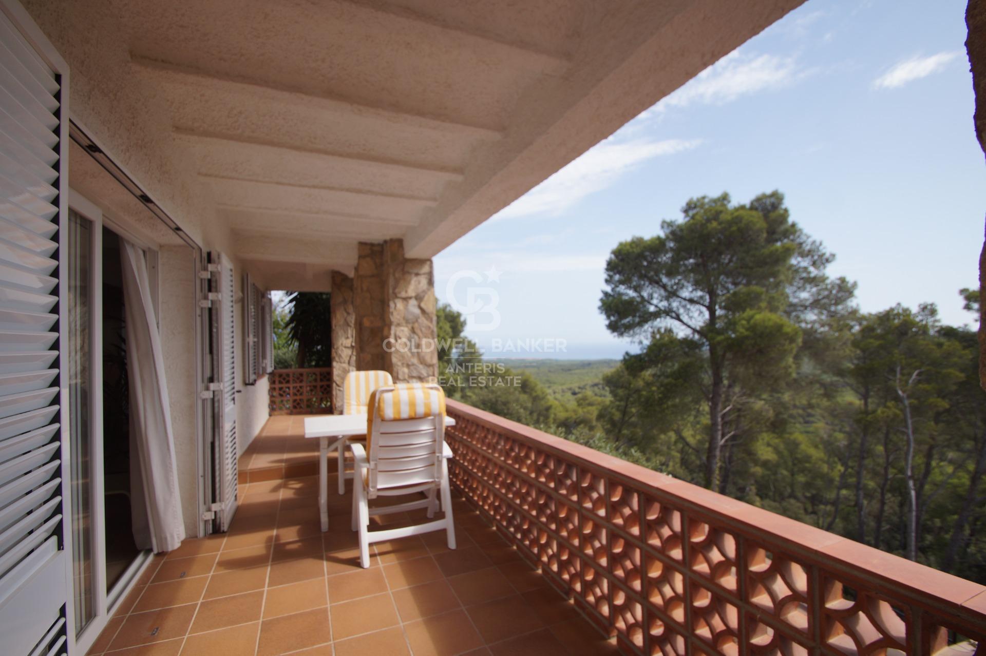 Casa grande unifamiliar con vistas