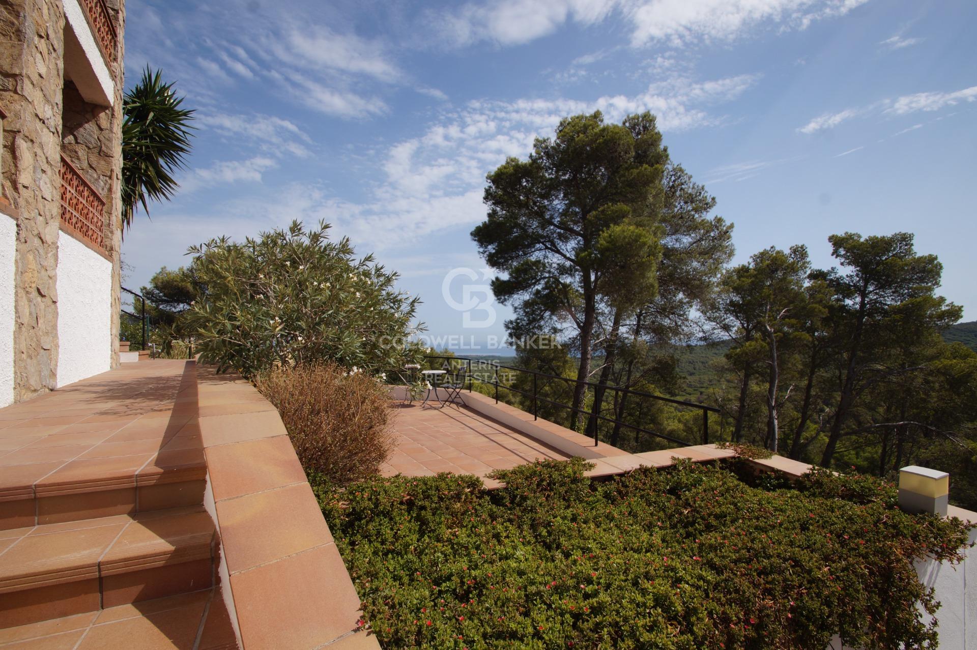 Casa grande unifamiliar con vistas