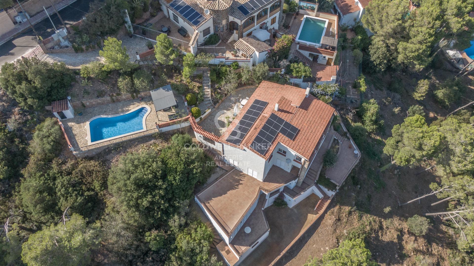 Casa grande unifamiliar con vistas