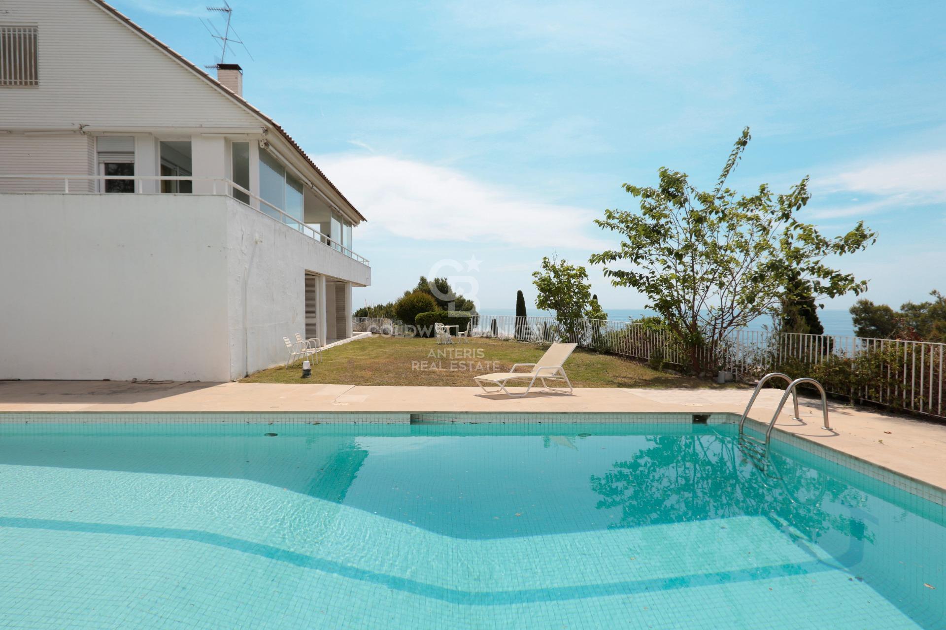 Villa privada con pista de squash